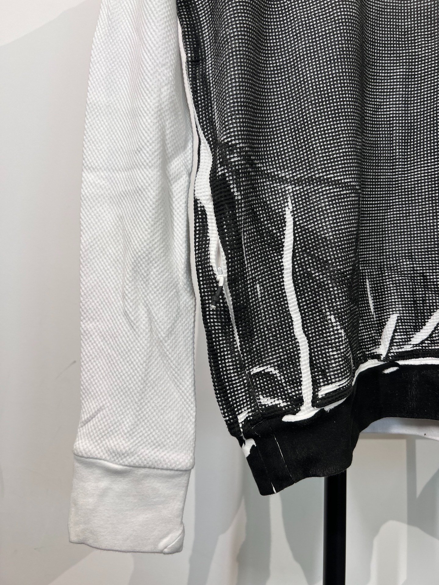 Boris Bidjan Saberi 11by bbs CR1BF Crewneck Pullover — label