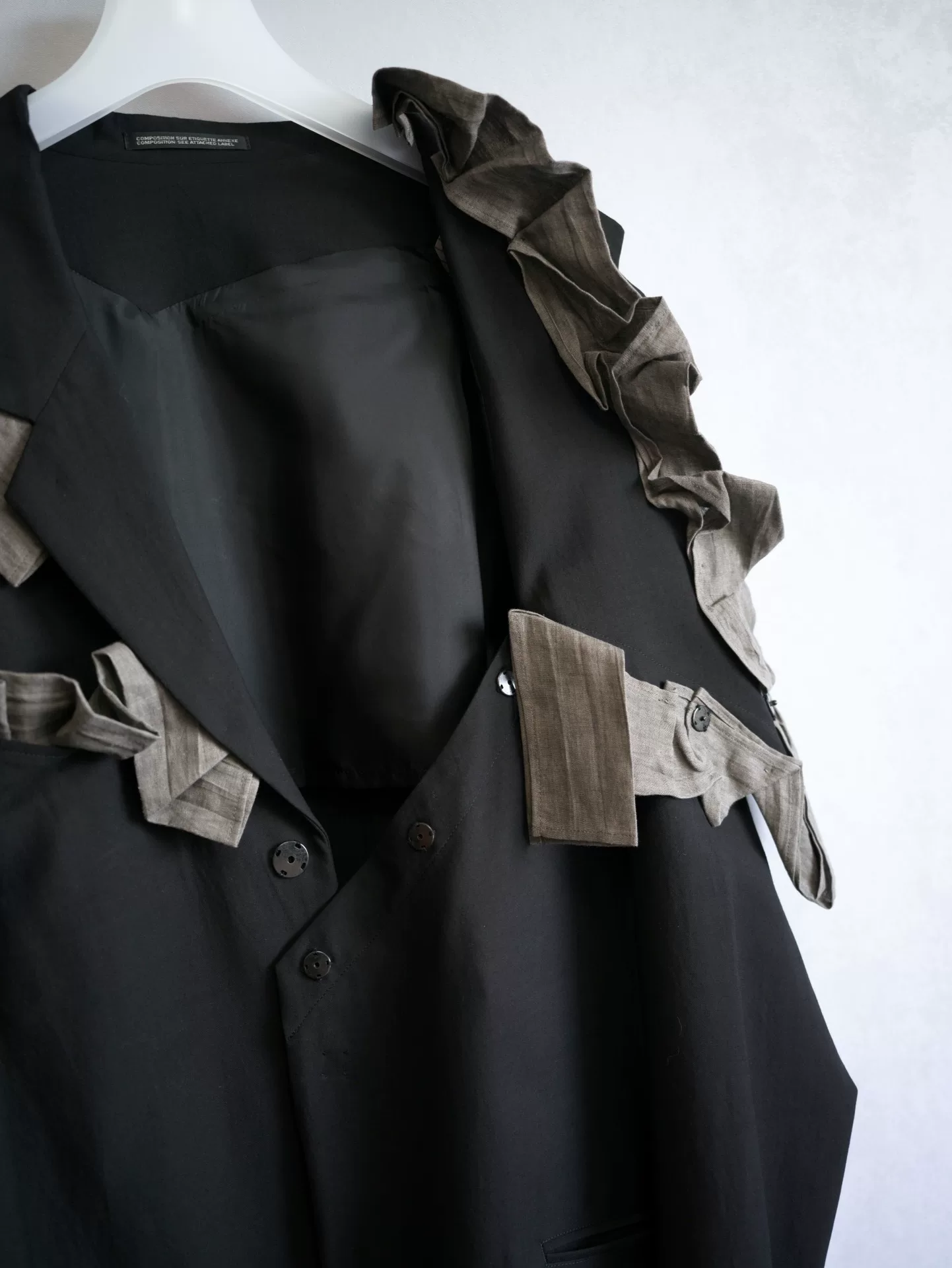 Yohji Yamamoto 24SS Embroidered Ruffle Jacket — label