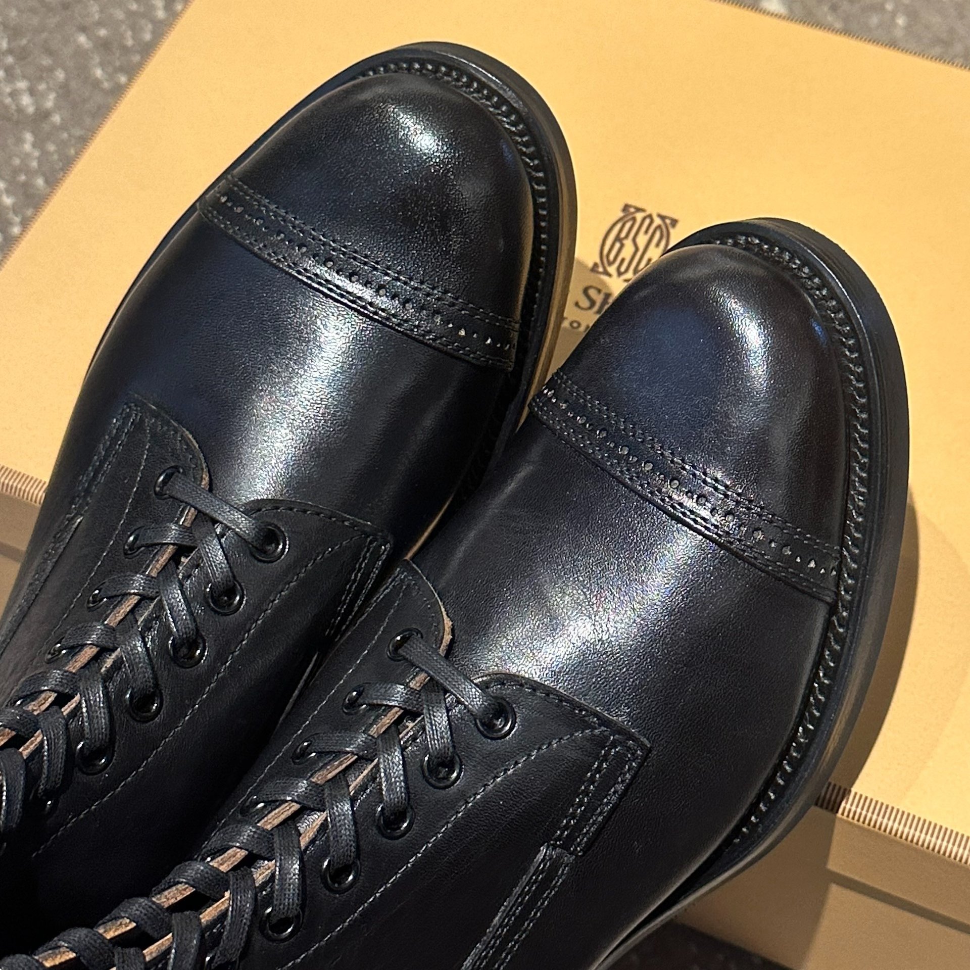 Clinch Conrad Tea Core Horsehide Soft Toe — detail