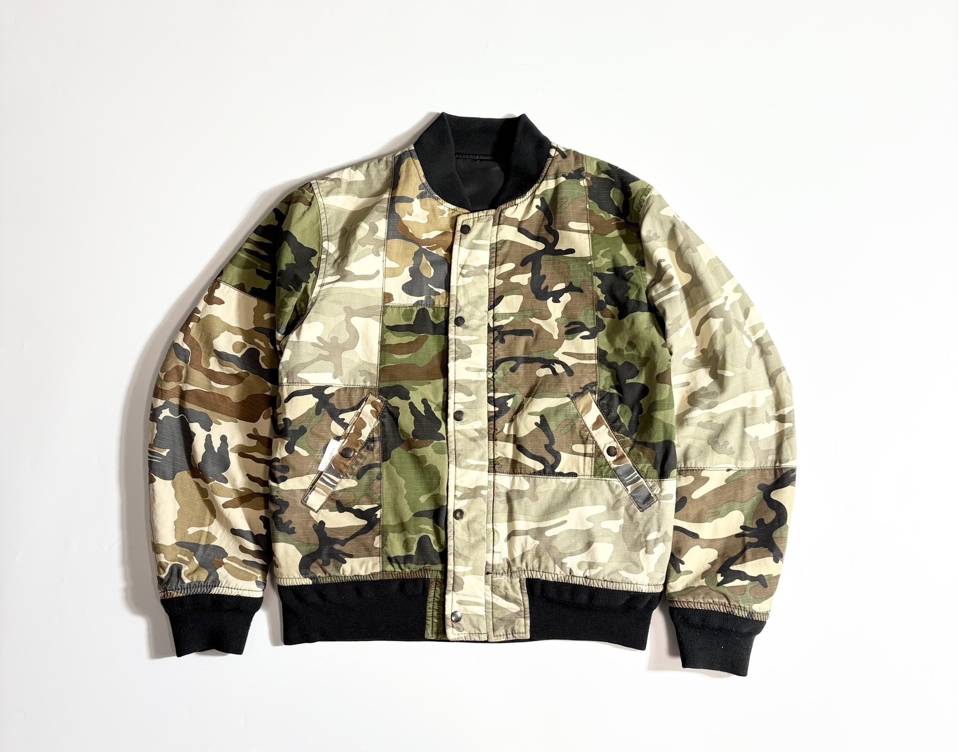BEAMS+ Camouflage Double-Sided MA1 Jacket