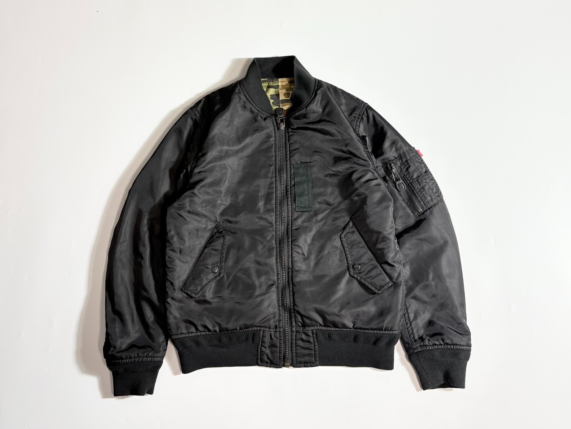 BEAMS+ Camouflage Double-Sided MA1 Jacket — detail