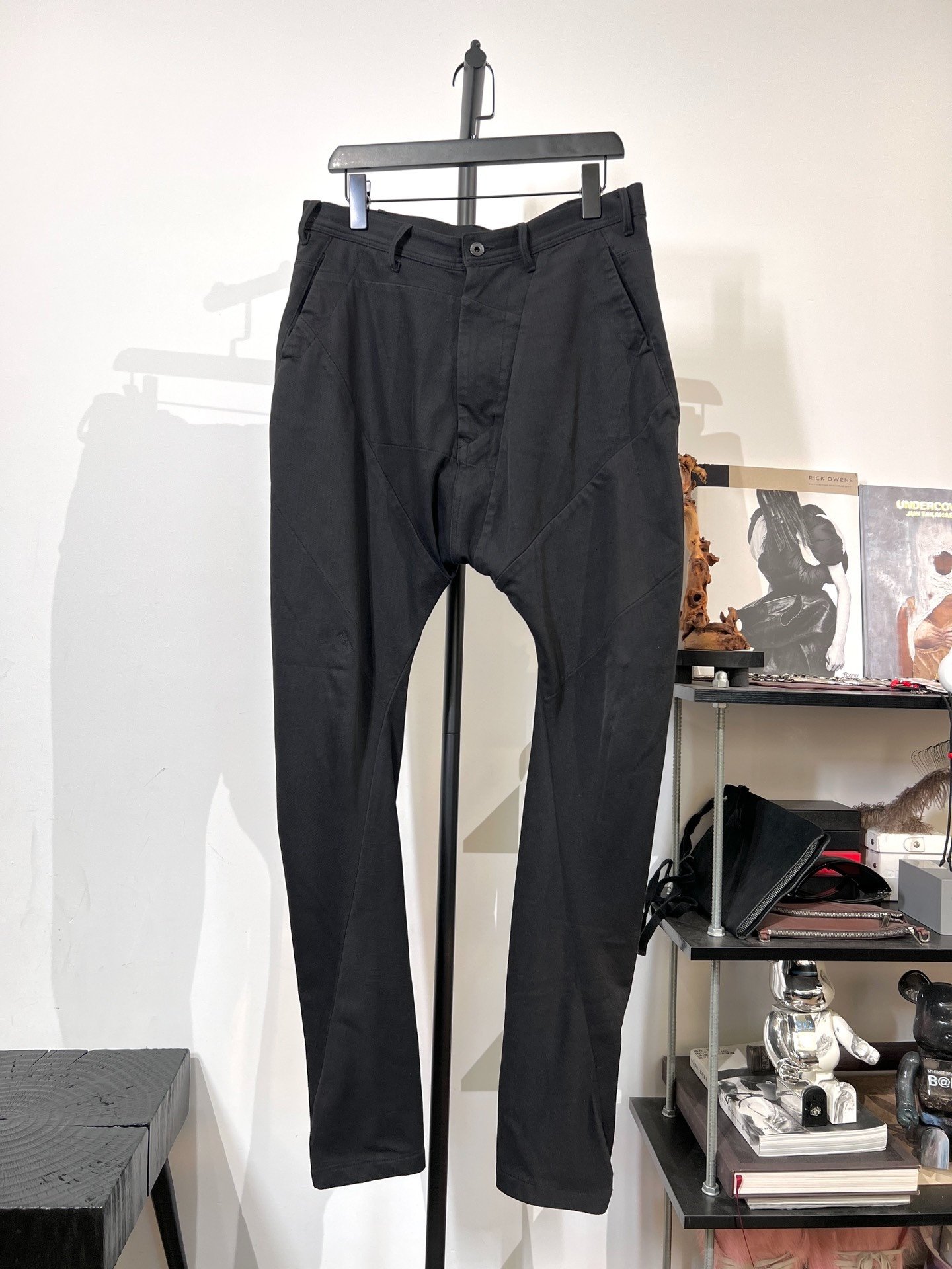 Julius_7 Irregular Cut Long Pants