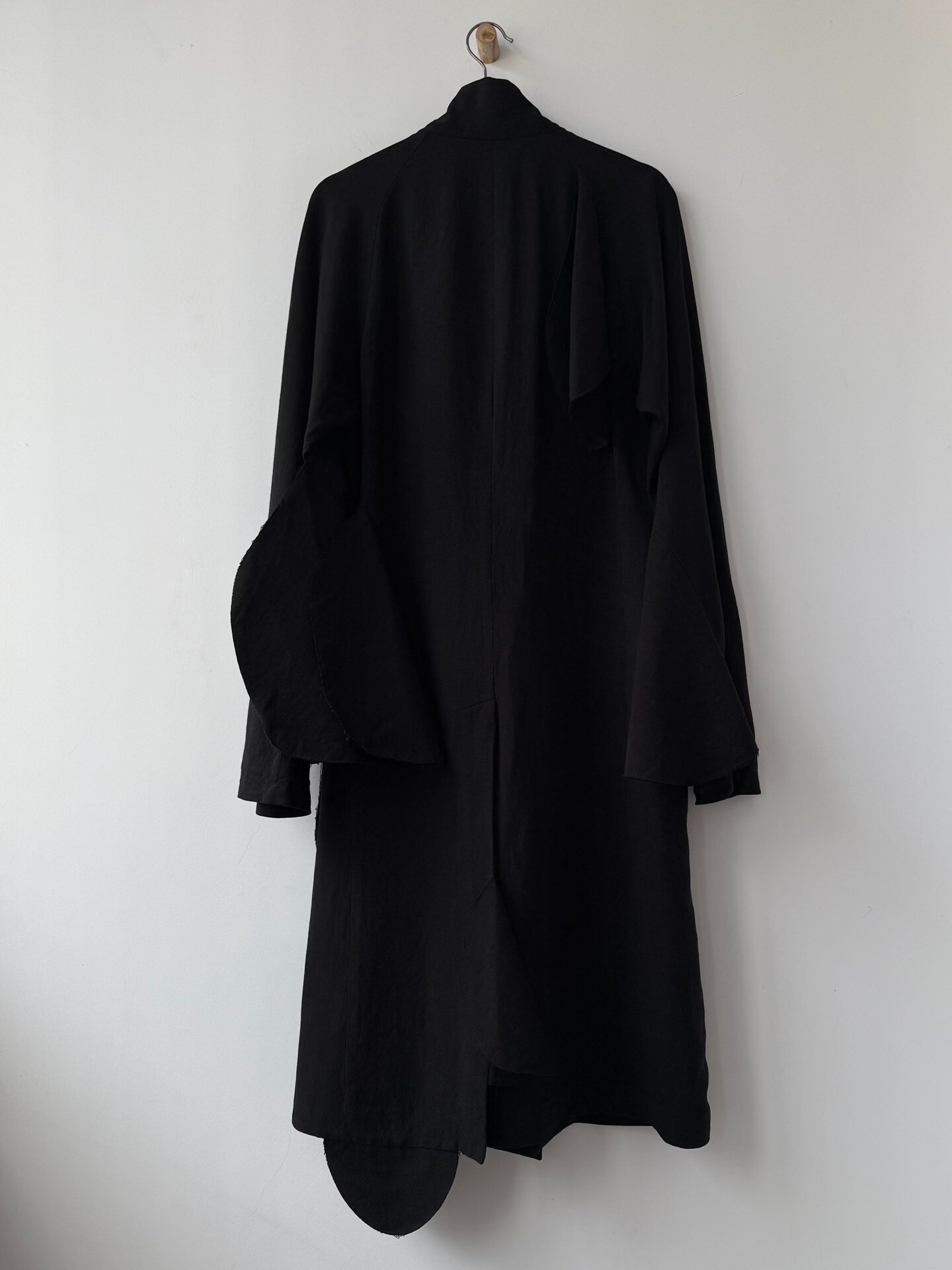 Yohji Yamamoto 24SS Linen Rayon Coat — detail
