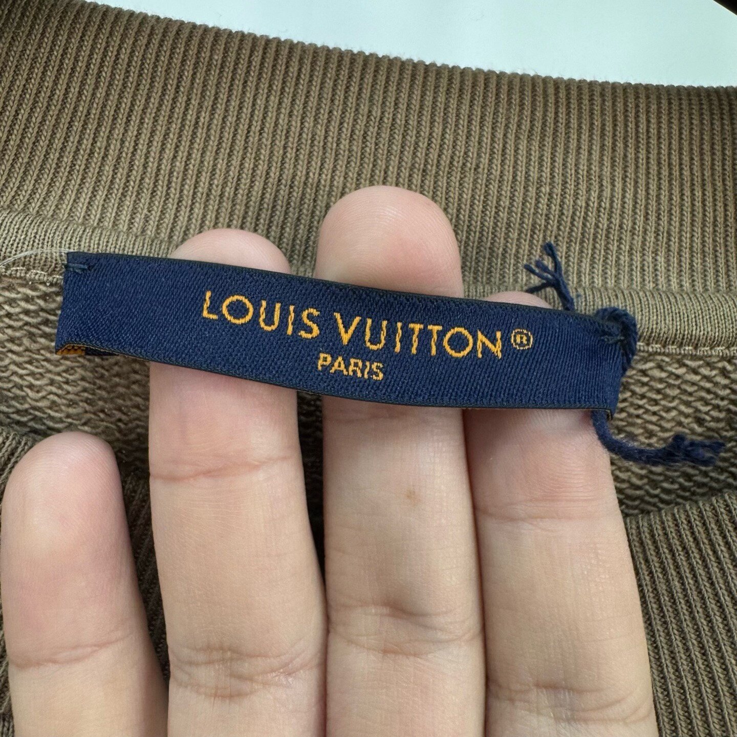Louis Vuitton Brown Cursive Vuitton Sweatshirt — label