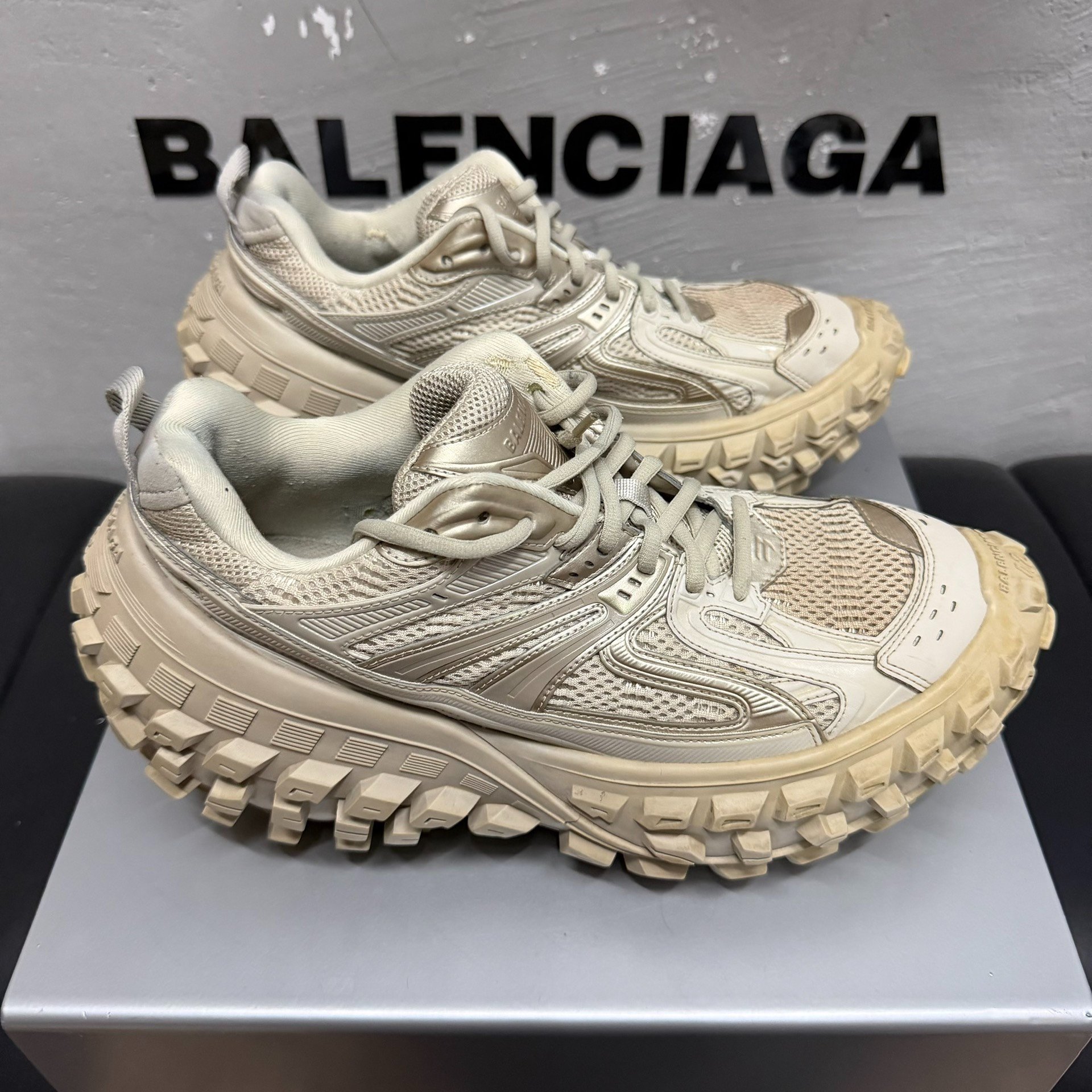 Balenciaga Defender Khaki Size 42 — back