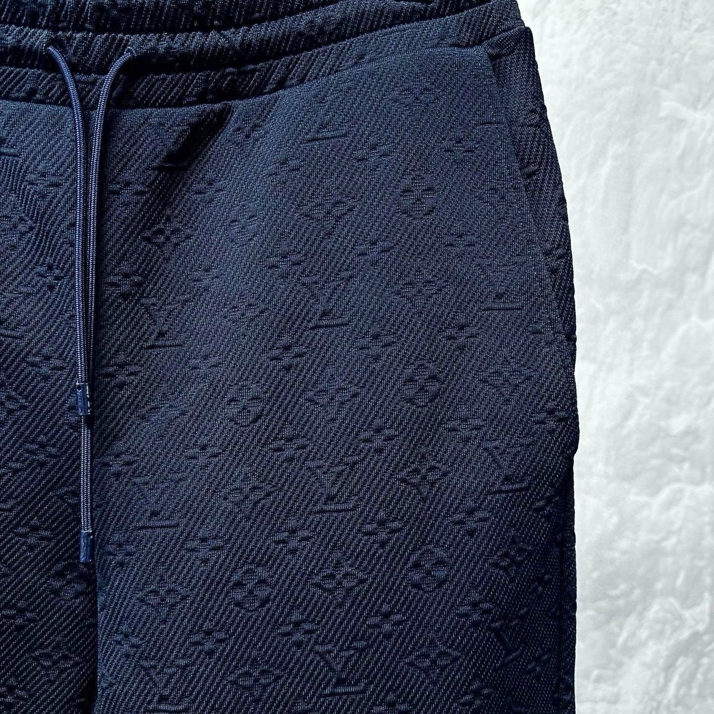 Louis Vuitton Blue Embossed Pants XL — detail