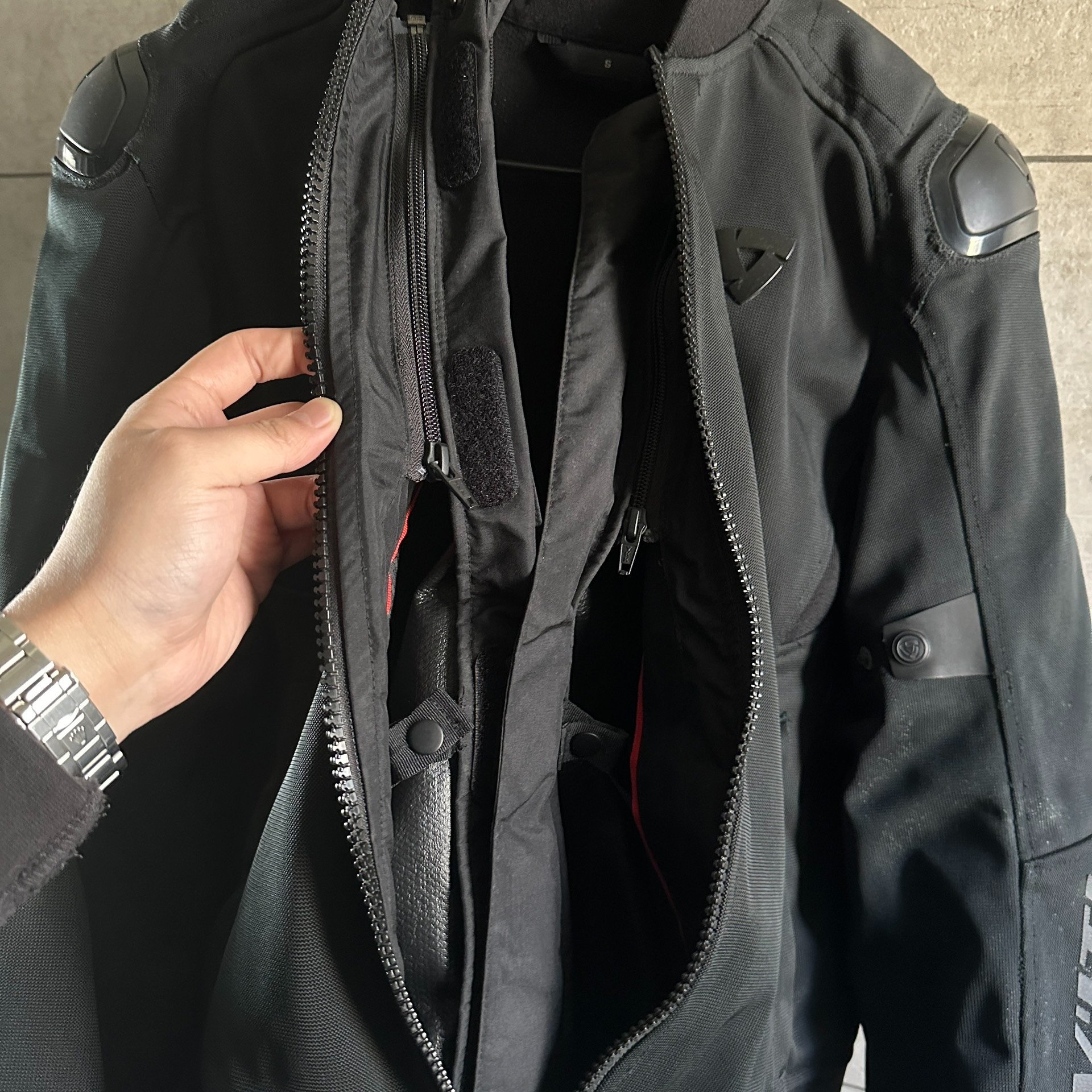 REVIT TRACTION Motorcycle Riding Jacket — detail