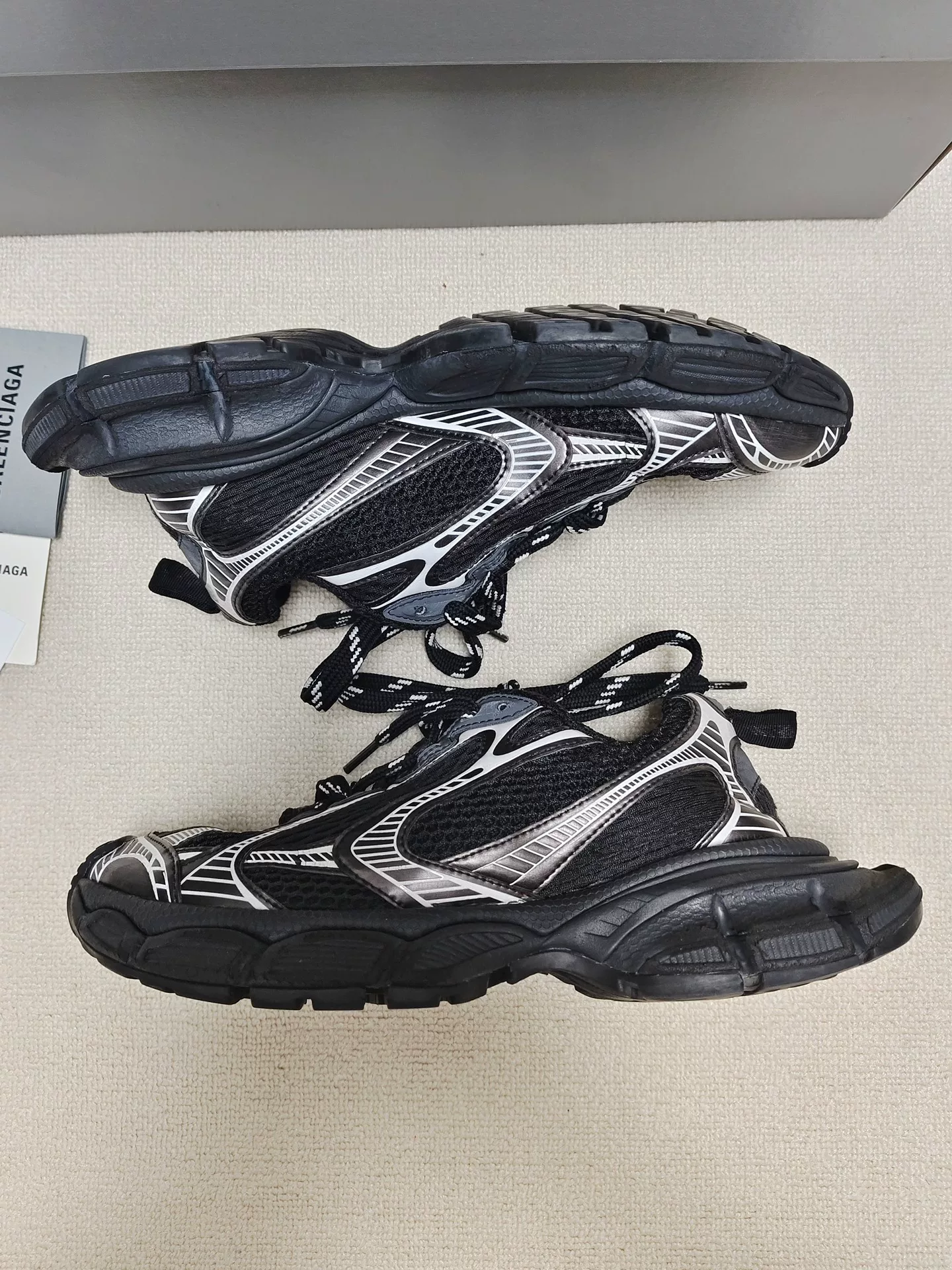 Balenciaga 3xl Low-Top Sneakers — label