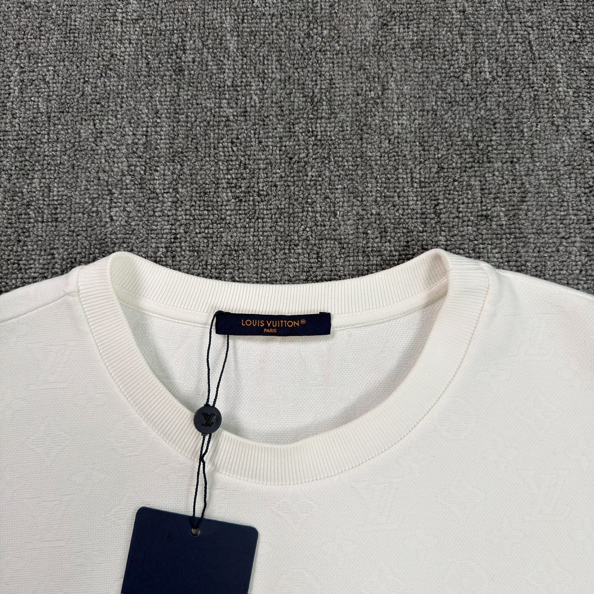Louis Vuitton White Embossed Pocket T-shirt — detail