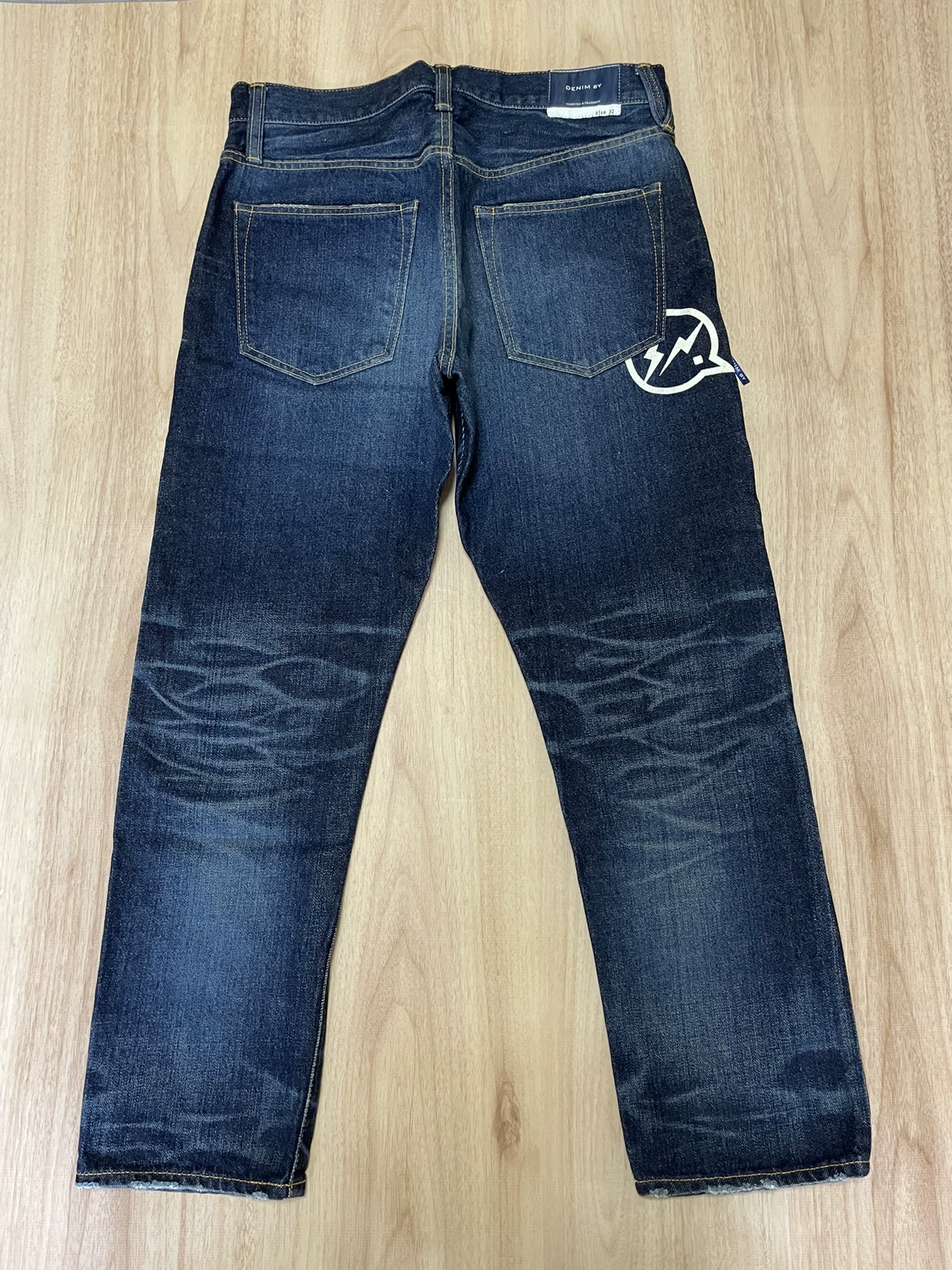 DENIM BY VANQUISH Fragment Cropped Jeans — front