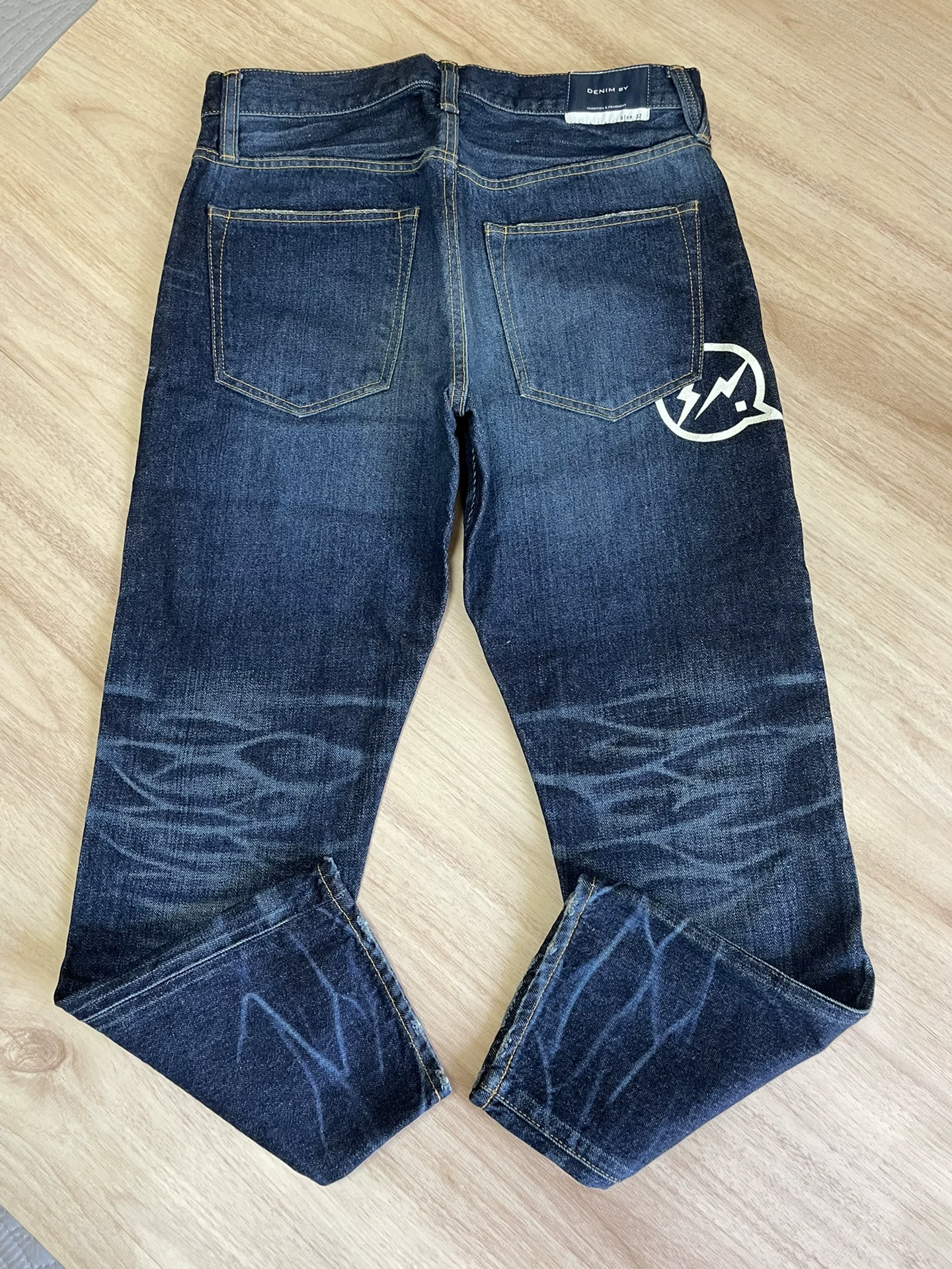 DENIM BY VANQUISH Fragment Cropped Jeans — back