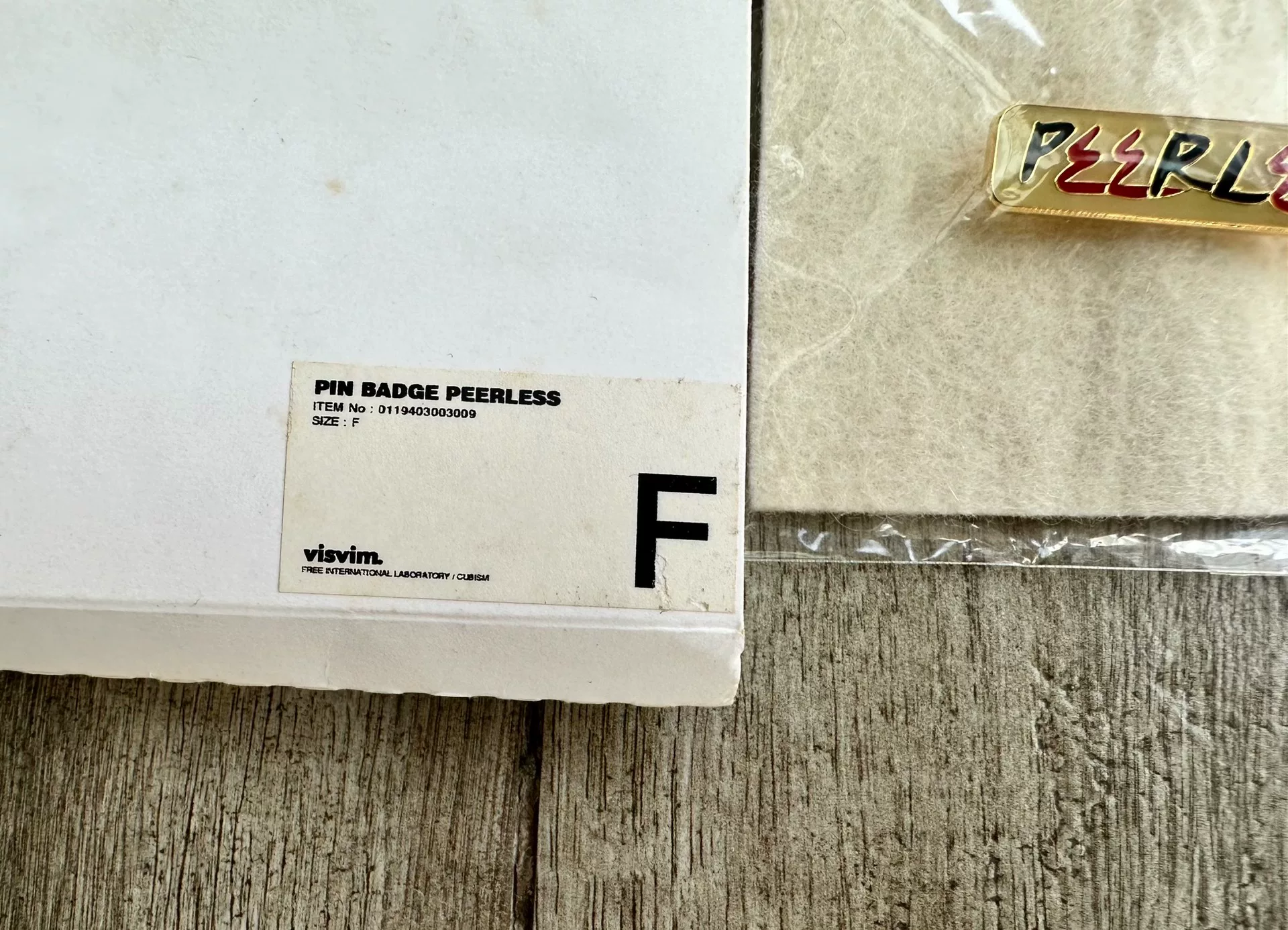VISVIM 19AW PIN BADGE PEERLESS PARCO Limited — front
