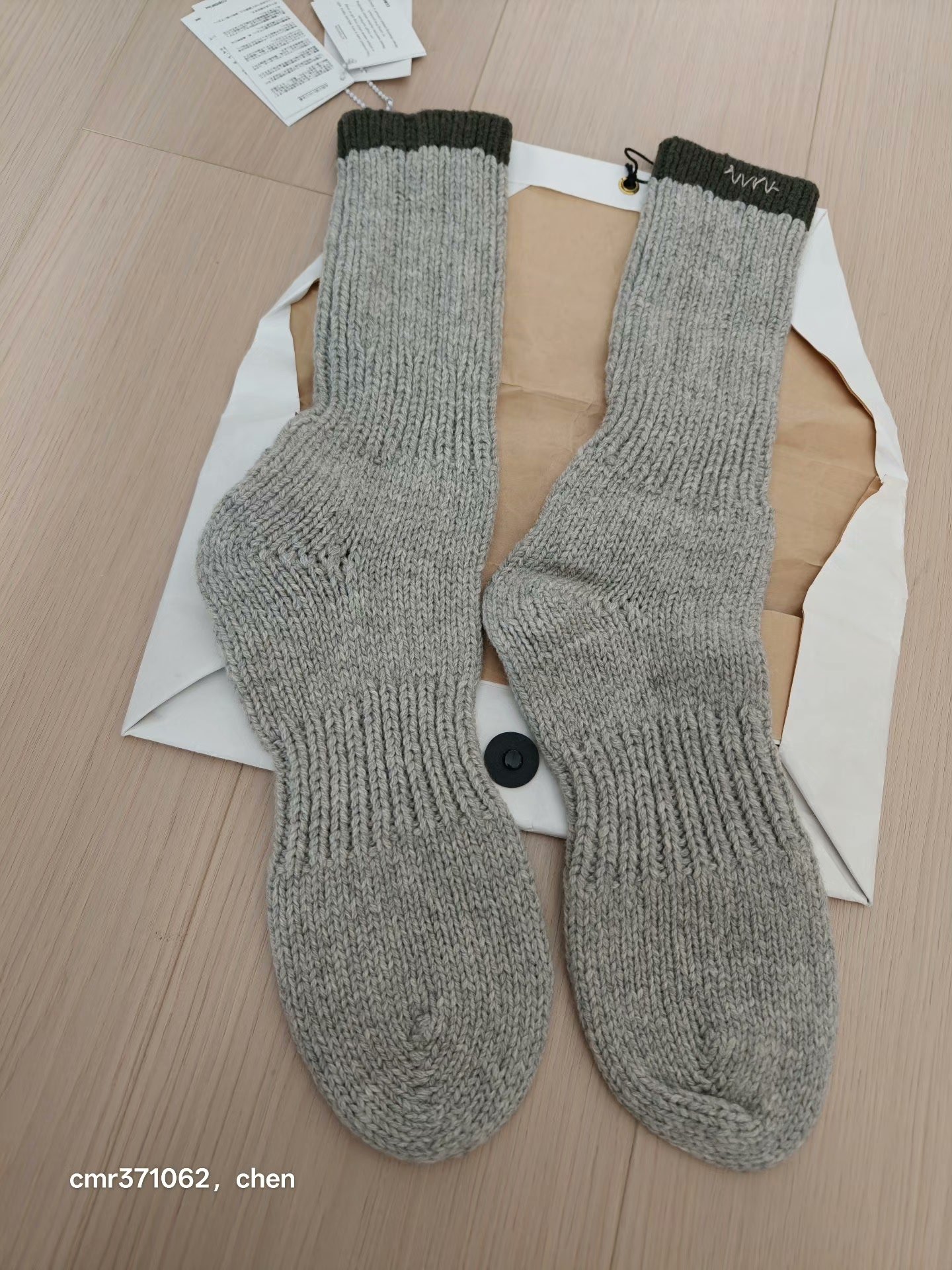 visvim 22aw achilles hand knit socks — label