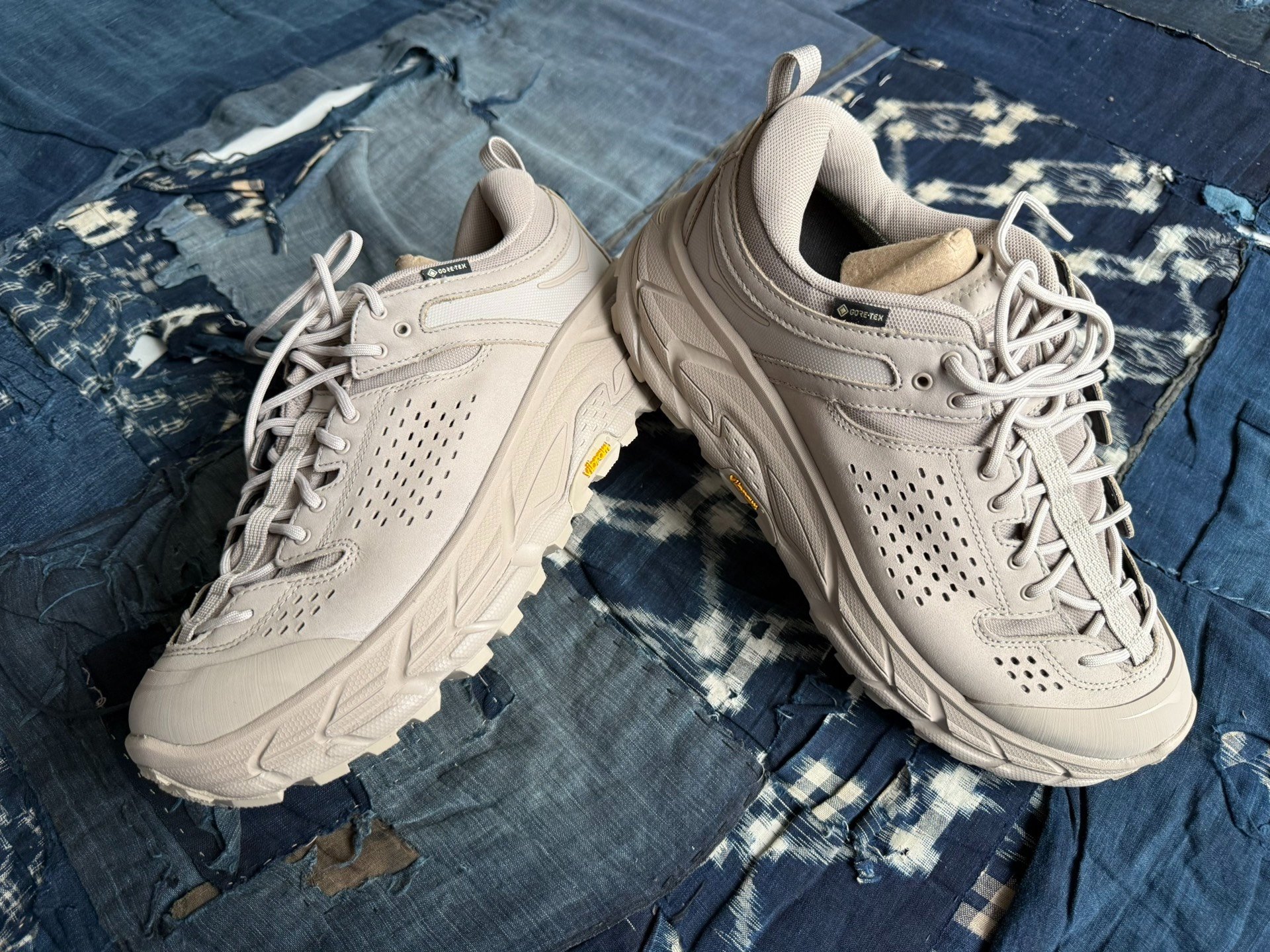 Hoka One One Tor Ultra Low — front