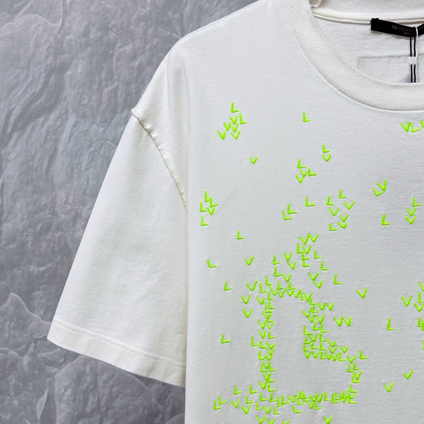 Louis Vuitton LV Airplane Logo T-Shirt — detail