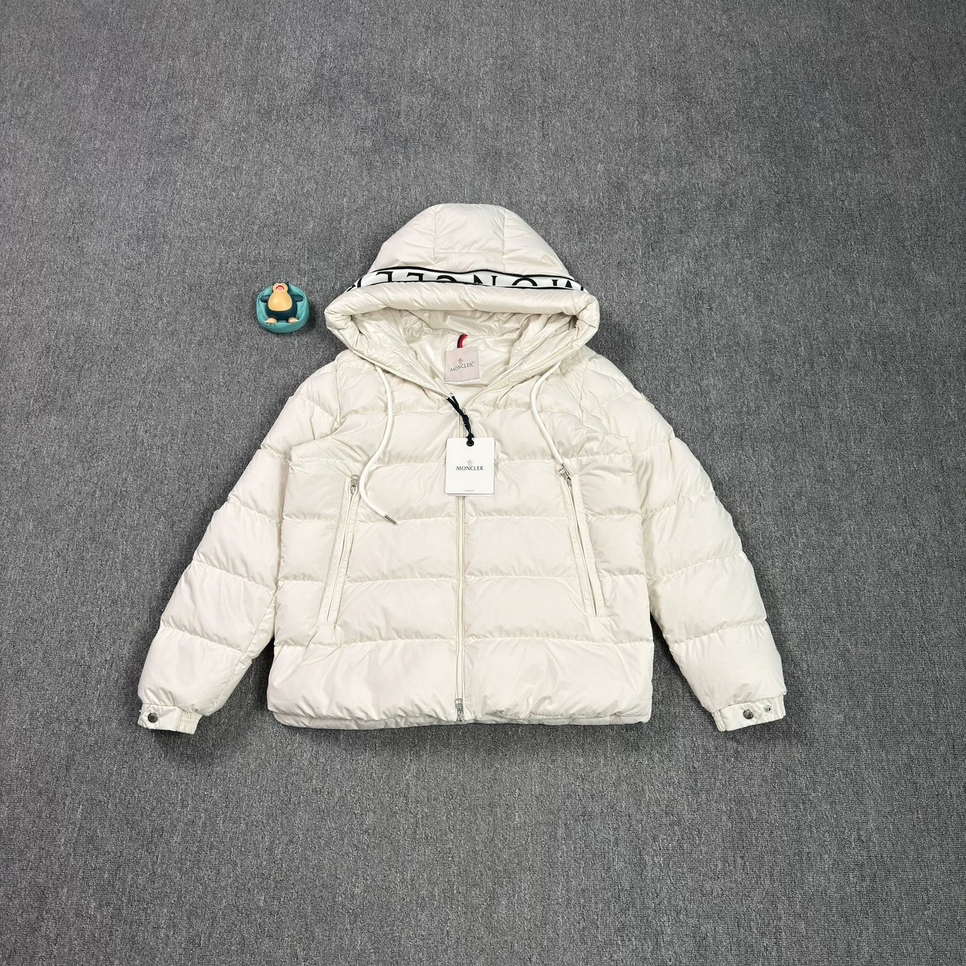 Moncler Cardere White Short Down Jacket