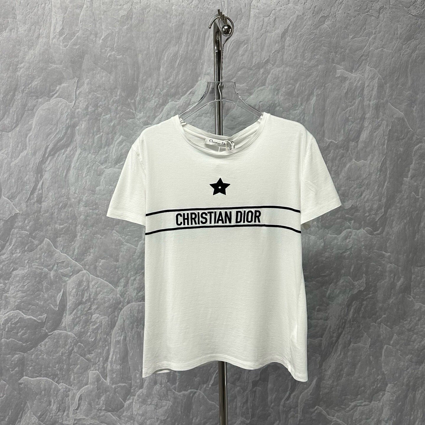 DIOR Embroidered Star Letter Tee — detail