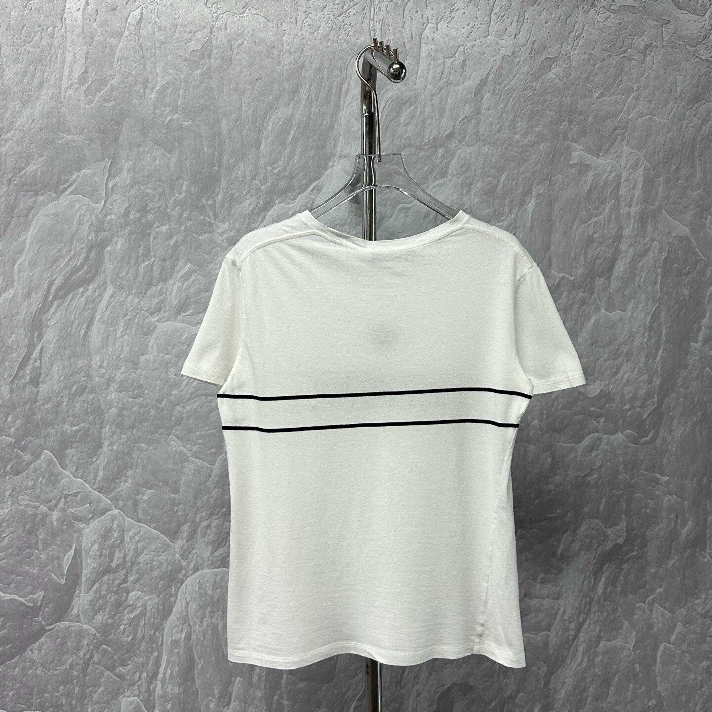 DIOR Embroidered Star Letter Tee — label