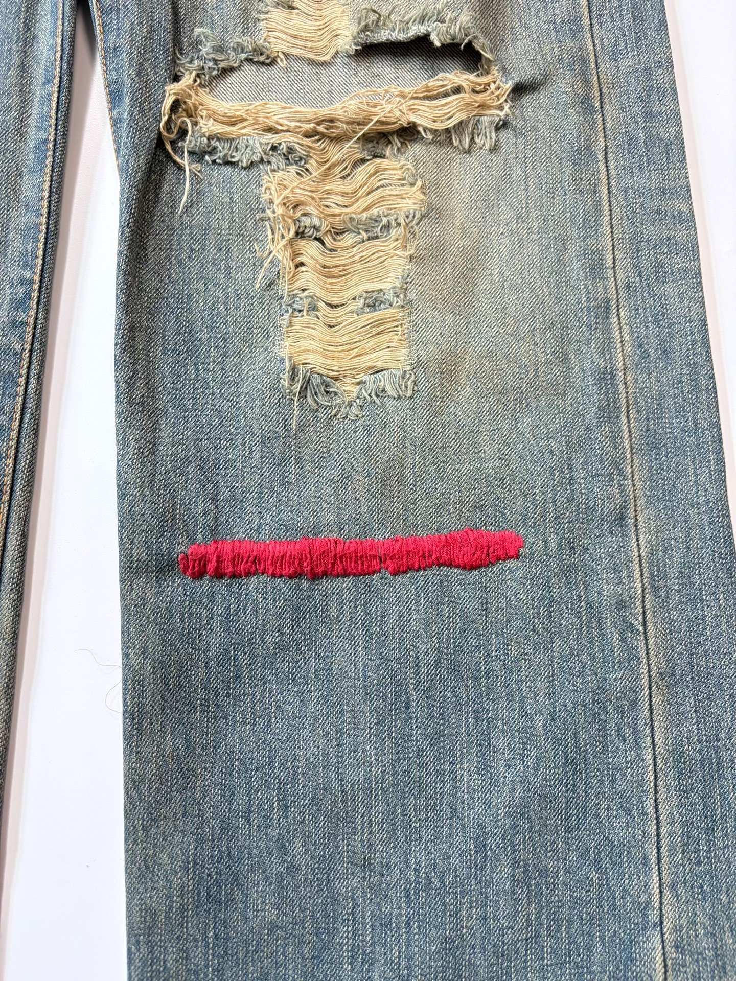 VICTIM Distressed Patch Washed Jeans — detail