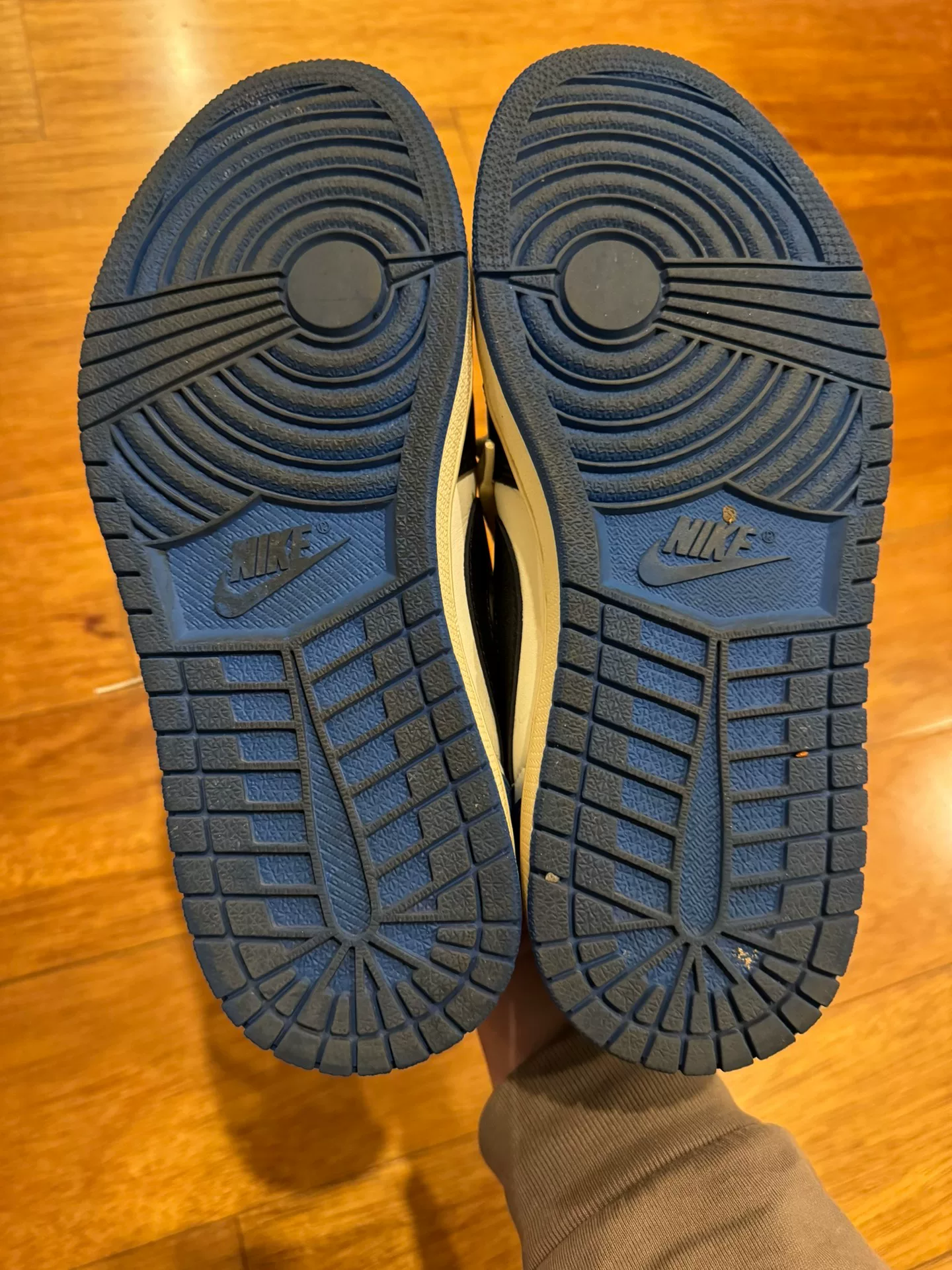 Air Jordan 1 Low Travis Scott Fragment — label