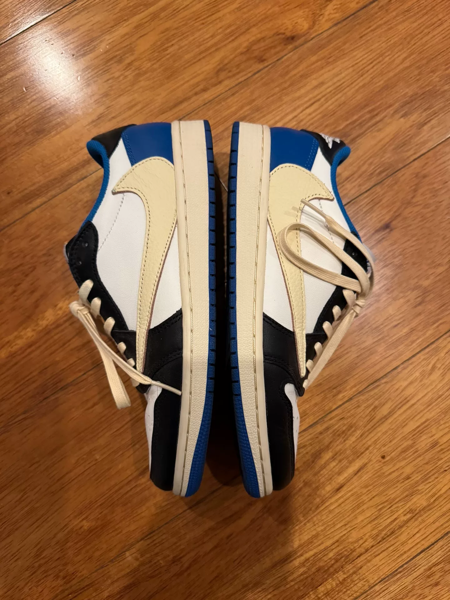 Air Jordan 1 Low Travis Scott Fragment — detail