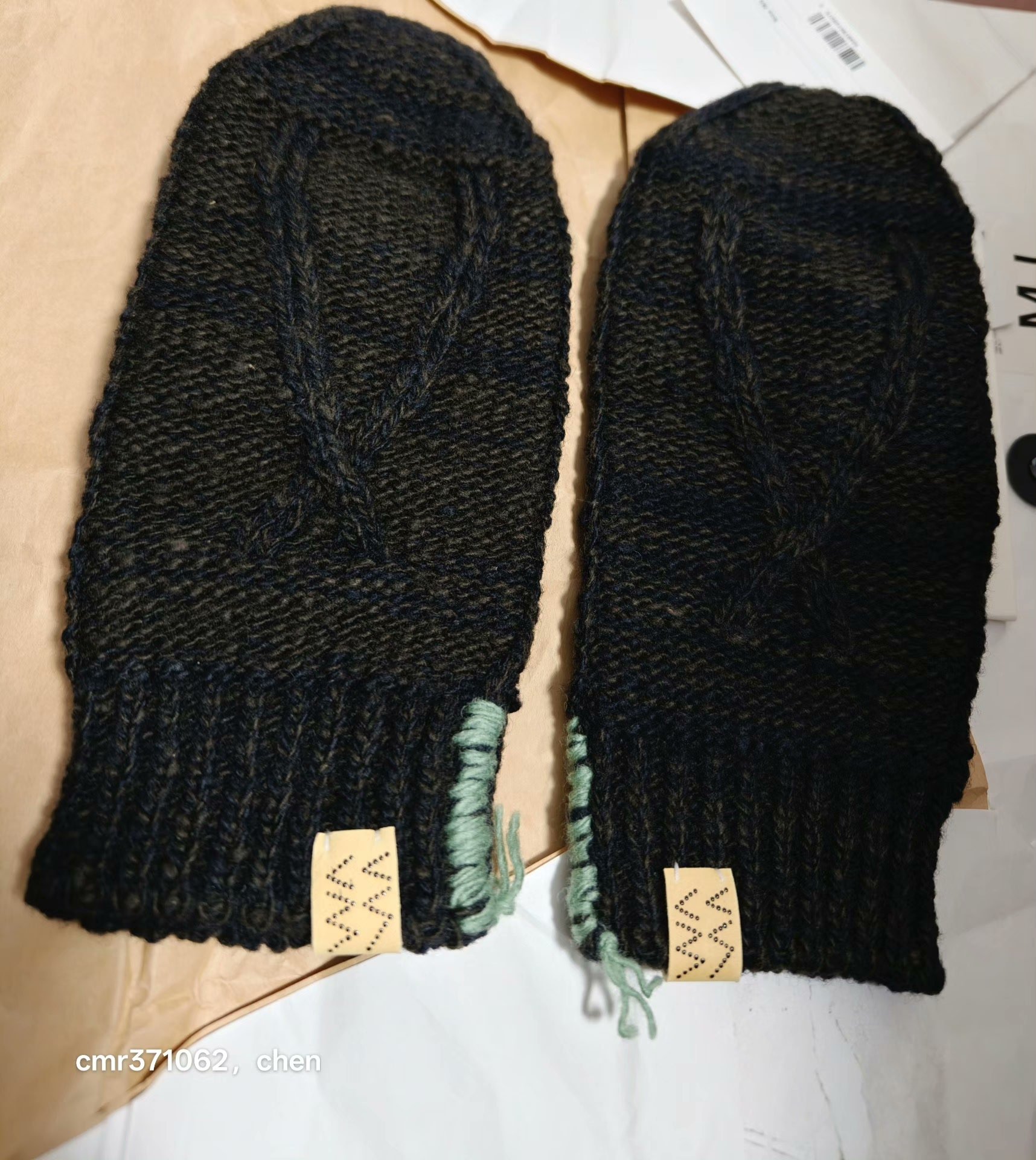 visvim 21AW Spot Knit Mitten N.D — front