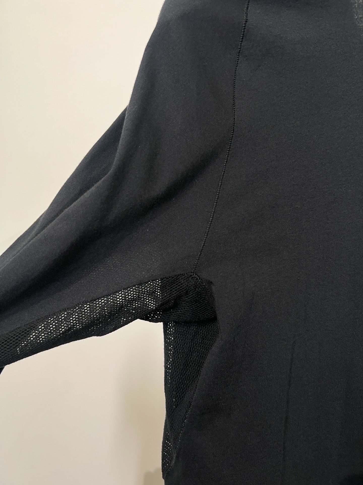 Boris Bidjan Saberi 11by bbs Mesh LS Top — label