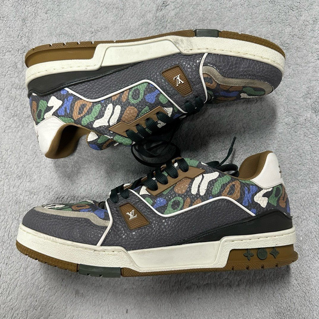 Louis Vuitton LV Trainer Graffiti Sneakers — label