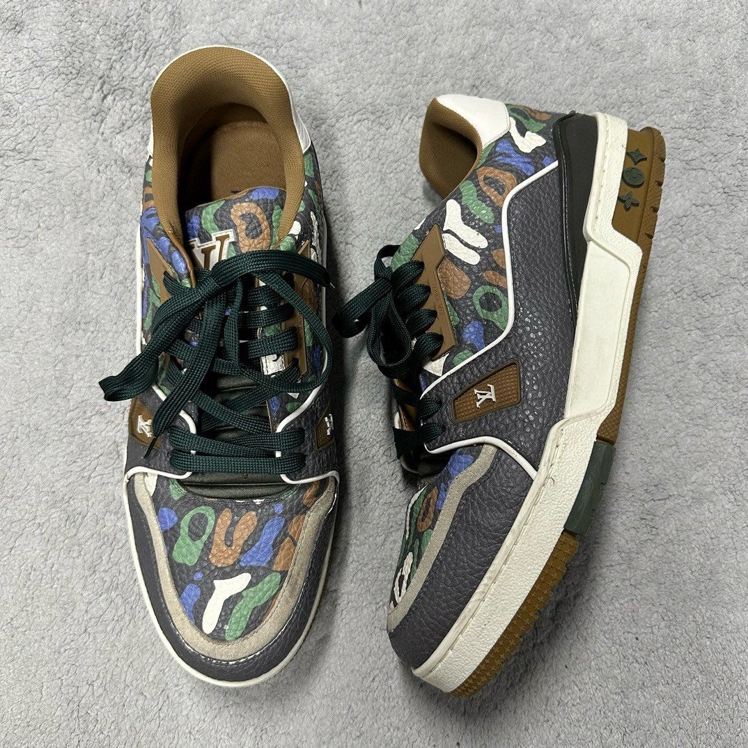 Louis Vuitton LV Trainer Graffiti Sneakers — front