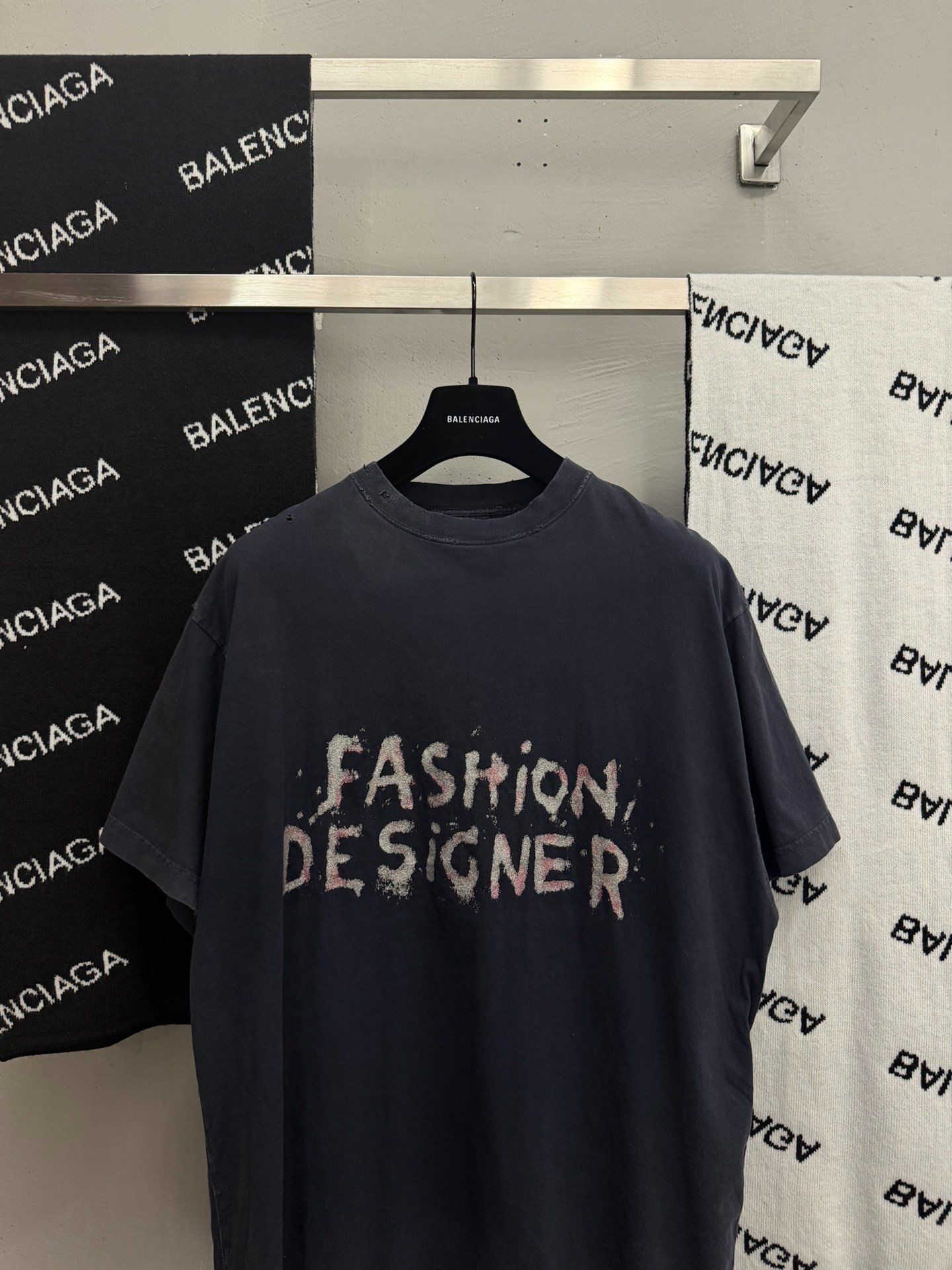 Balenciaga FASHION DESIGNER Glitter T-Shirt — detail