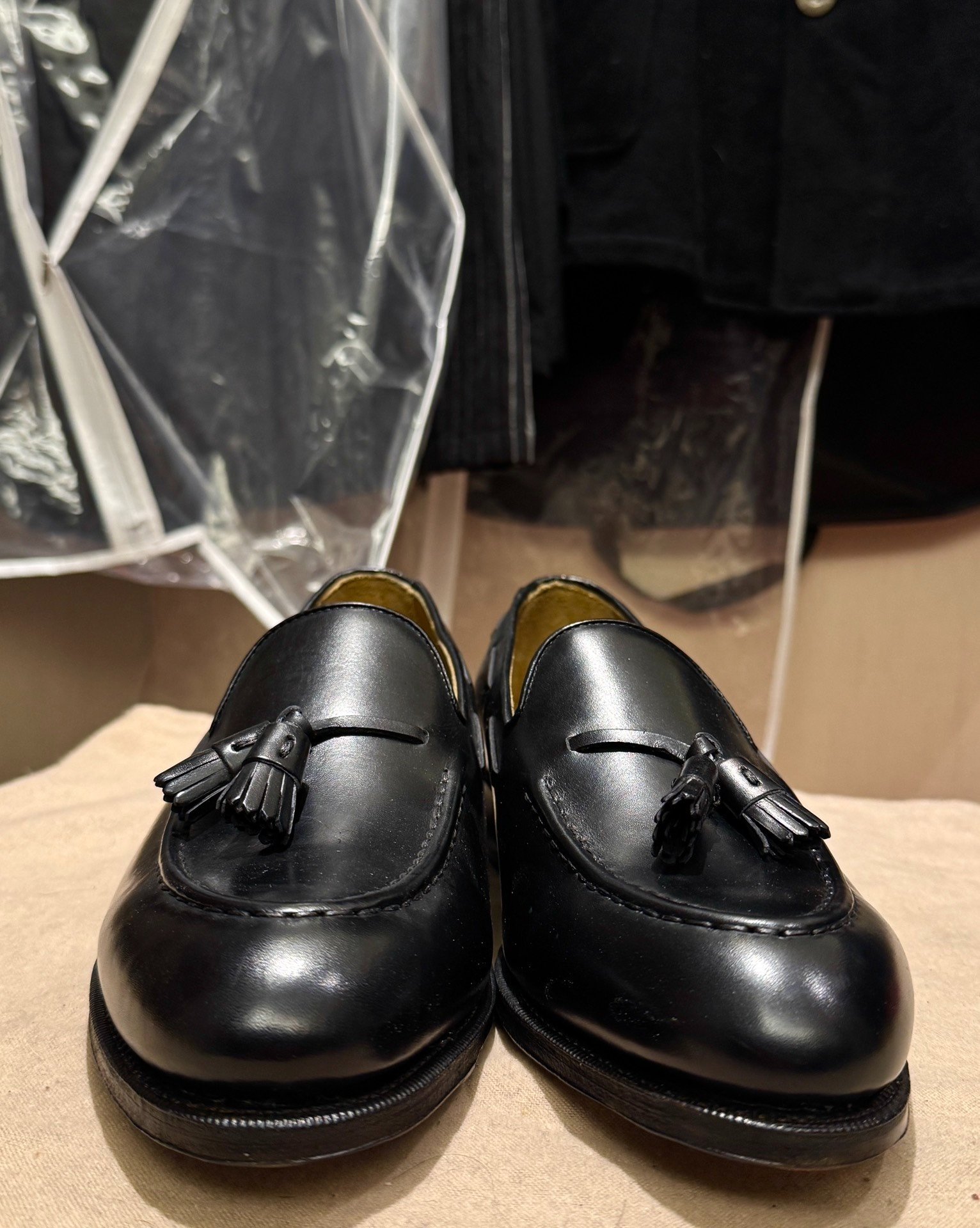 Meermin Black Leather Tassel Loafers — front