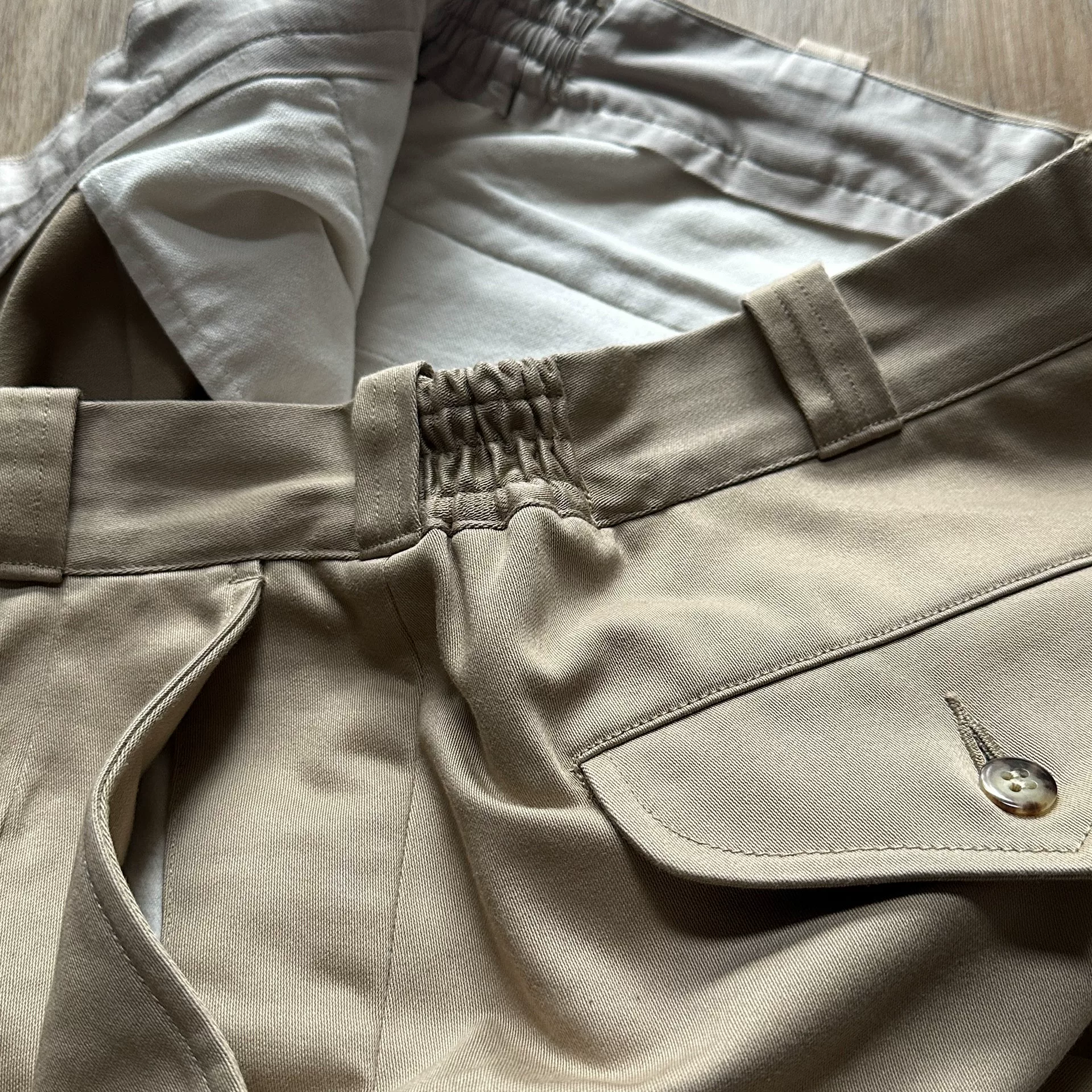 OLD JOE Khaki Pants — label
