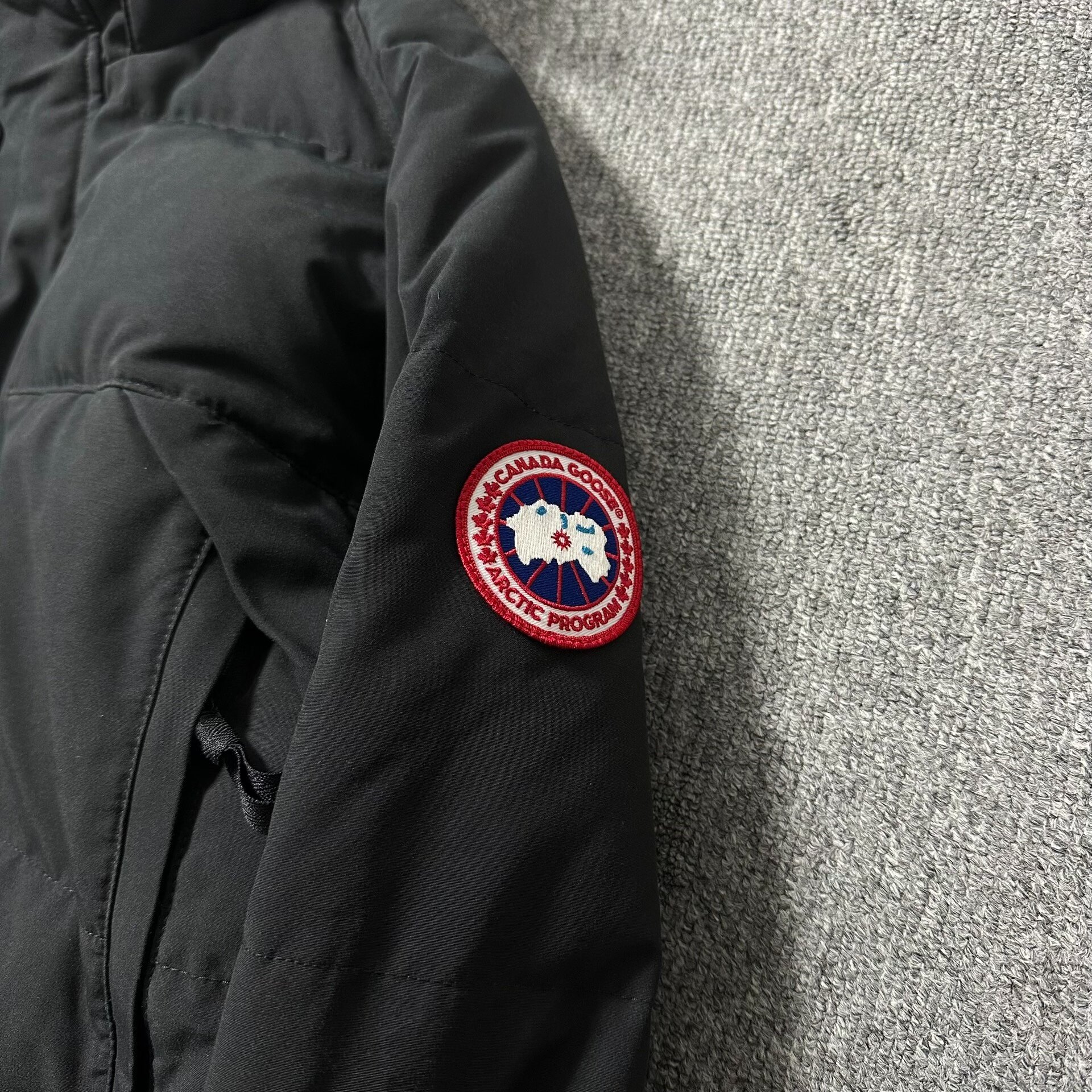 Canada Goose Hooded Parka Jacket — detail