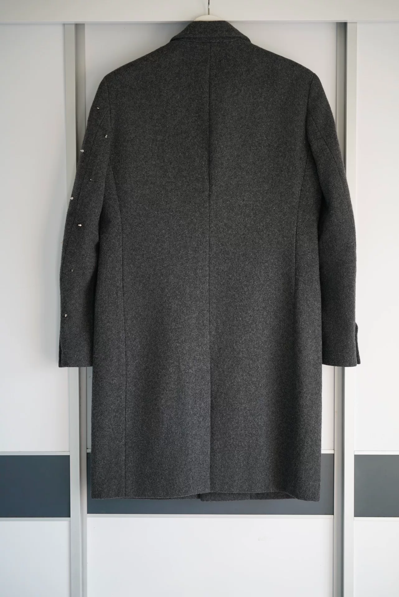 Sulvam 15AW Rivet Sleeve Wool Coat — front