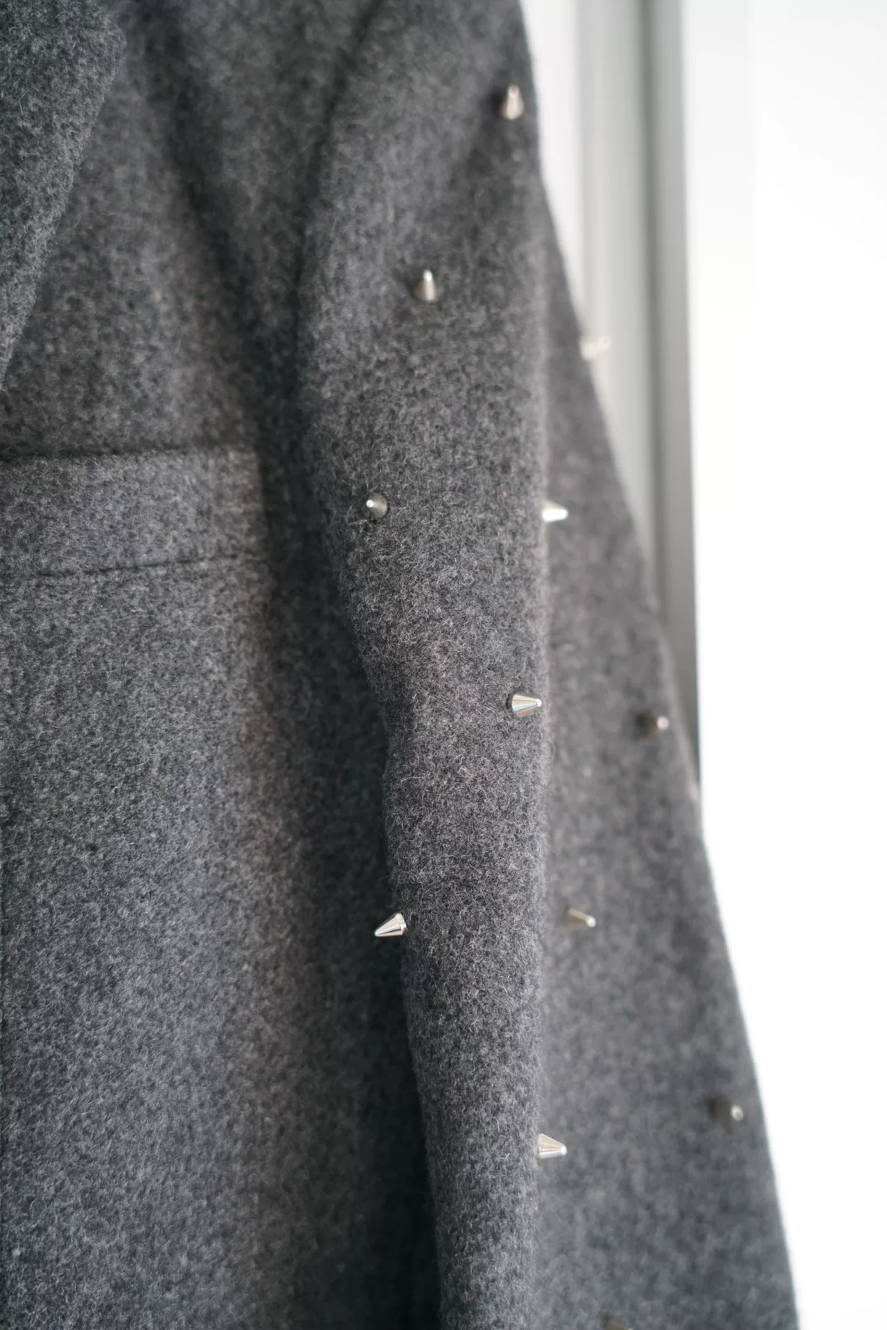 Sulvam 15AW Rivet Sleeve Wool Coat — back