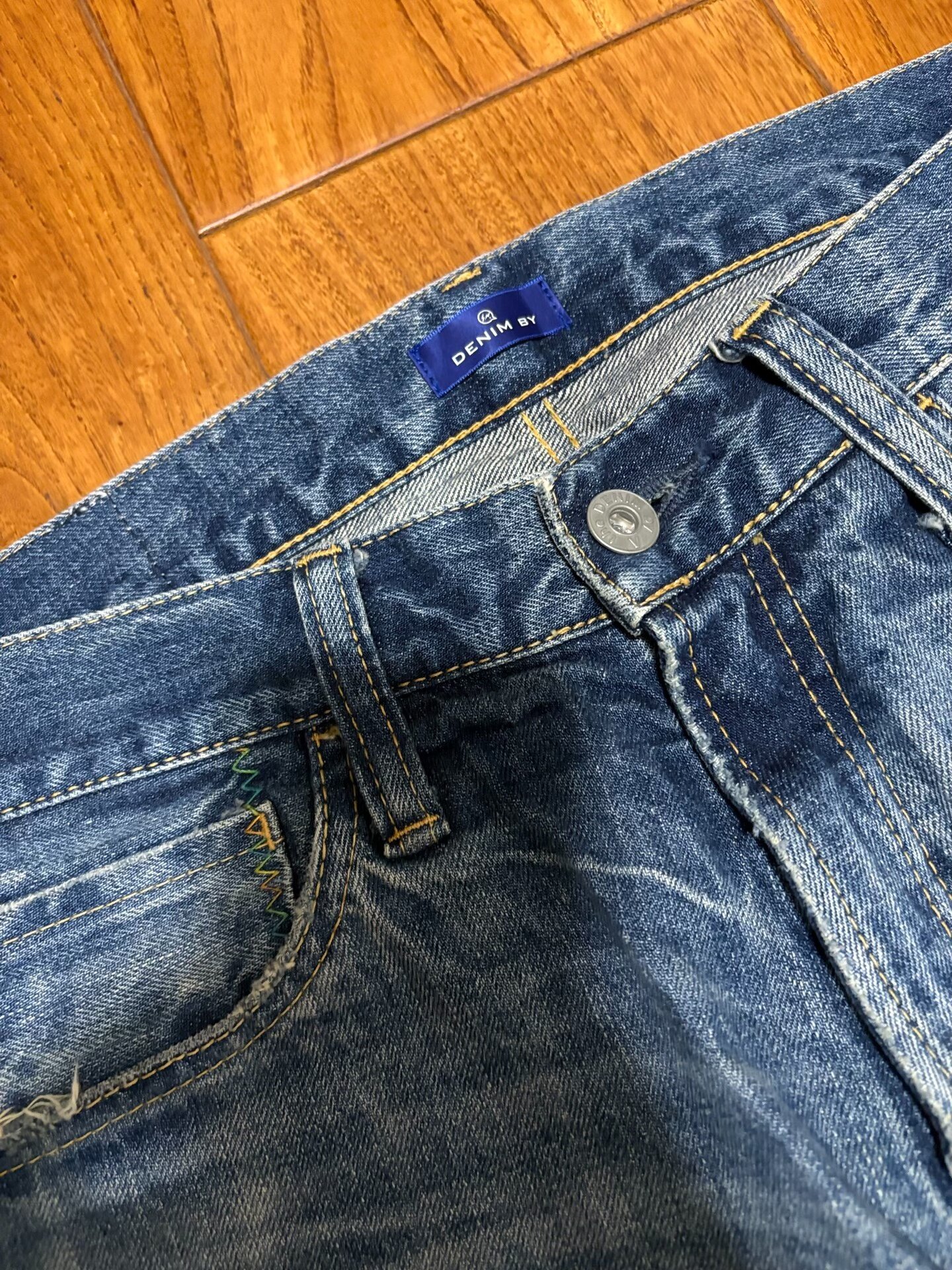 Vanquish Fragment Distressed Washed Cropped Jeans — detail