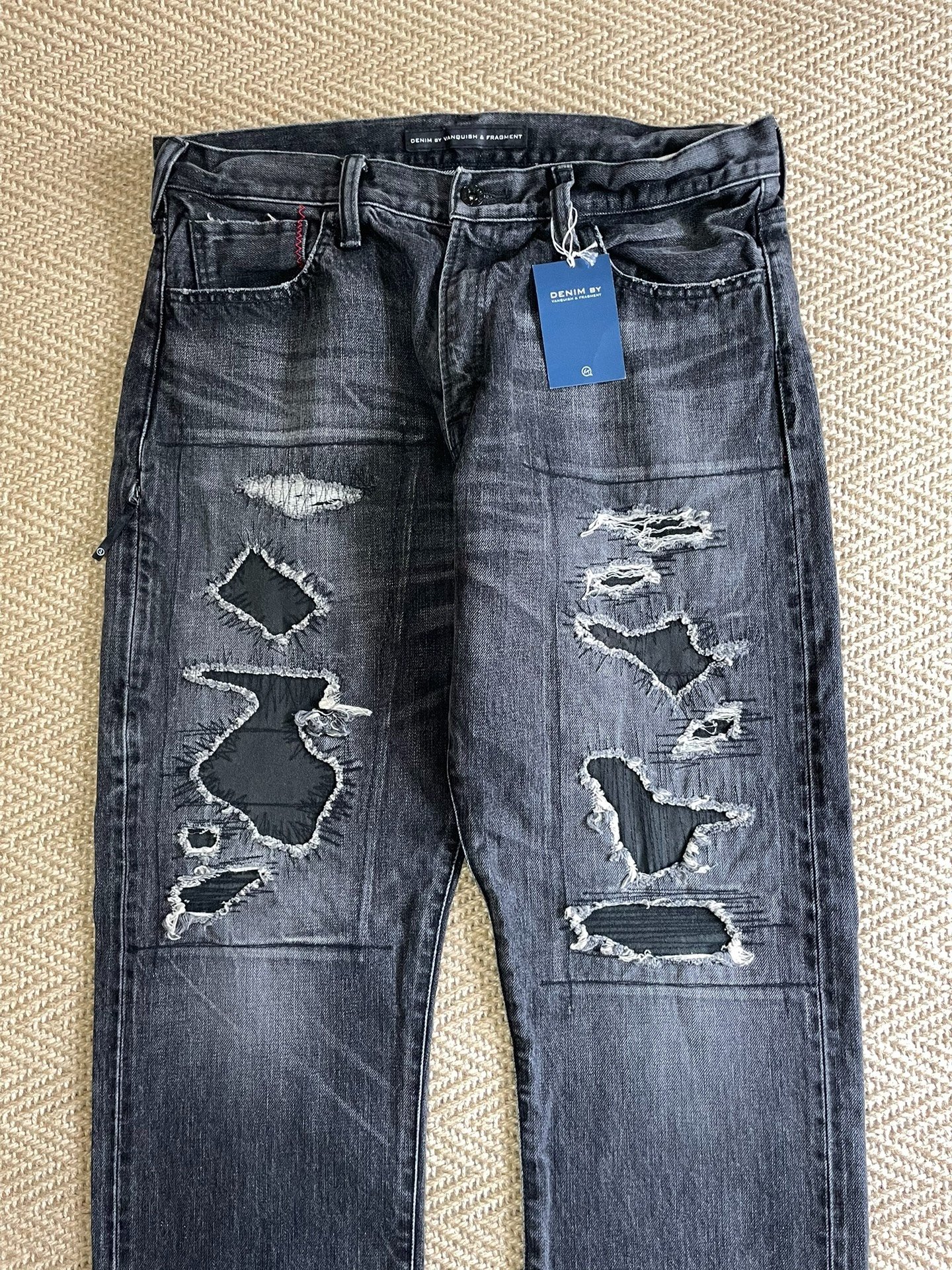 Vanquish & Fragment Distressed Washed Jeans — detail