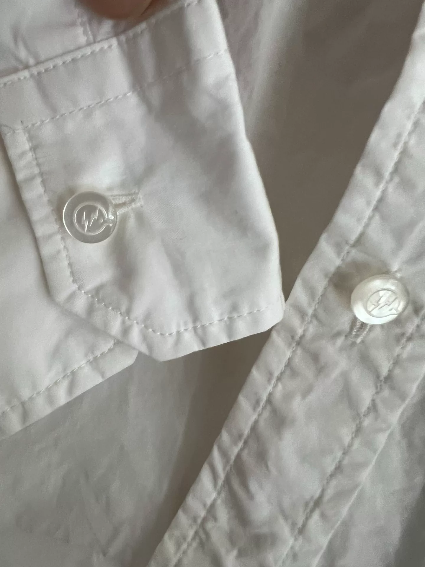 VANQUISH&FRAGMENT White Long-Sleeve Shirt — back