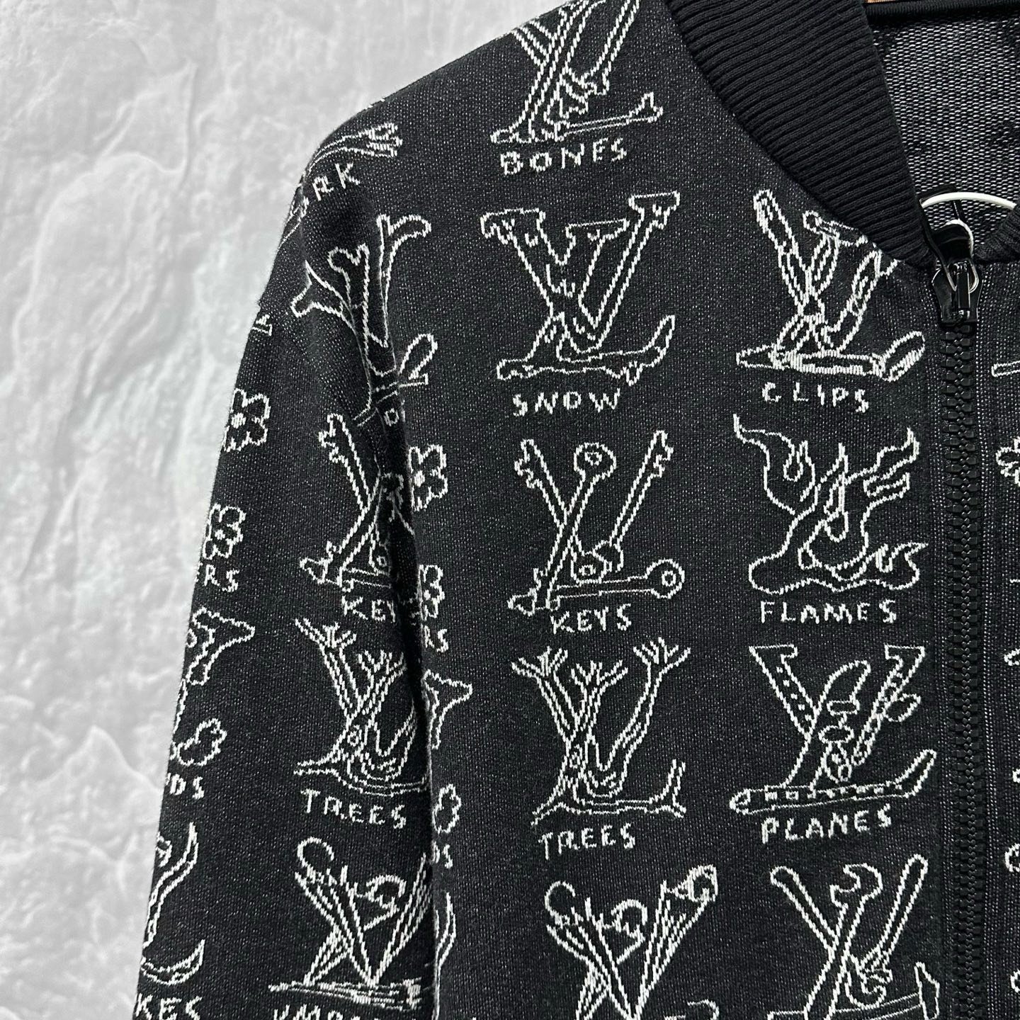 Louis Vuitton Logo Print Zip Jacket L — detail