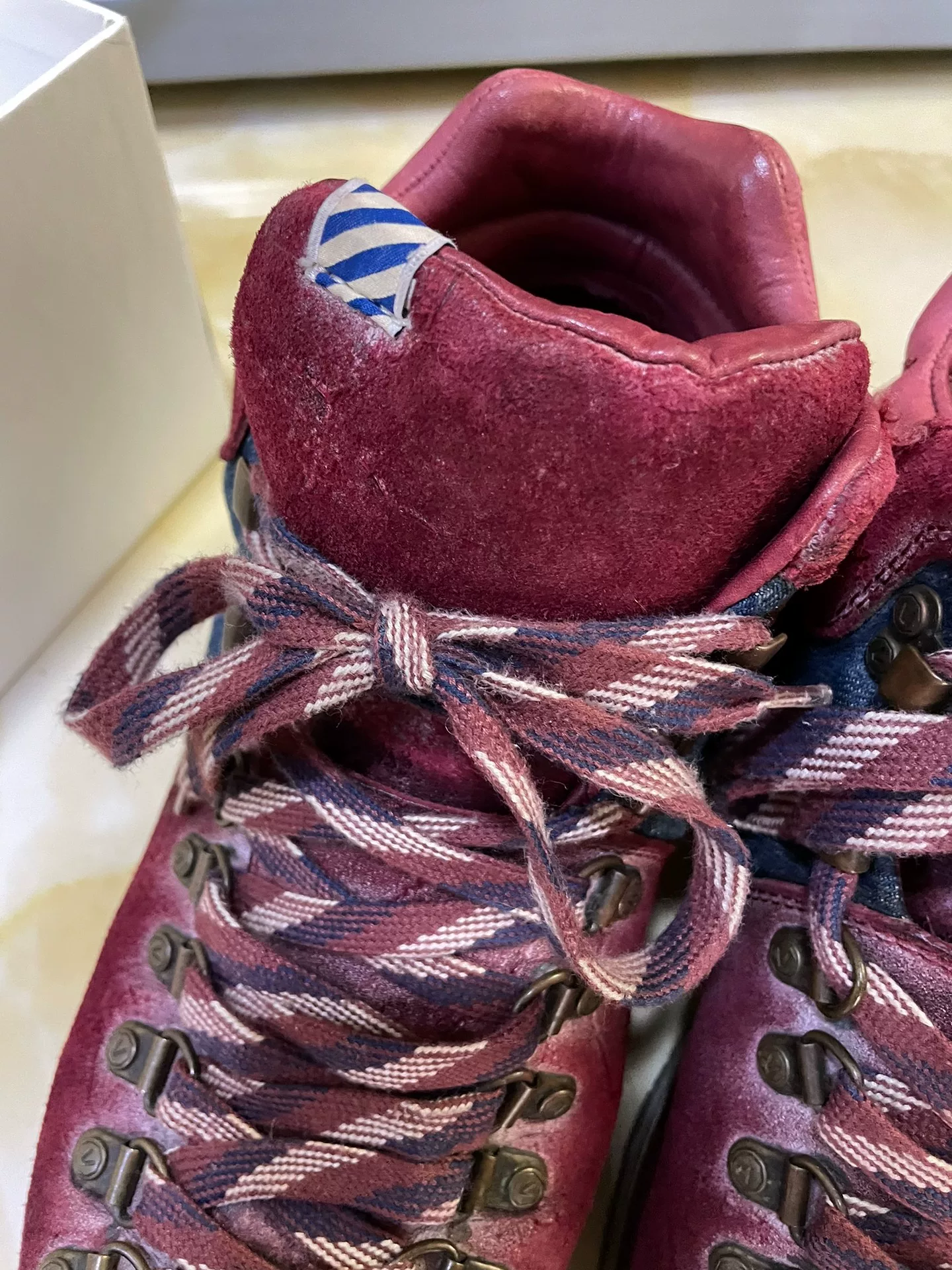 visvim serra distressed hiking boots — label