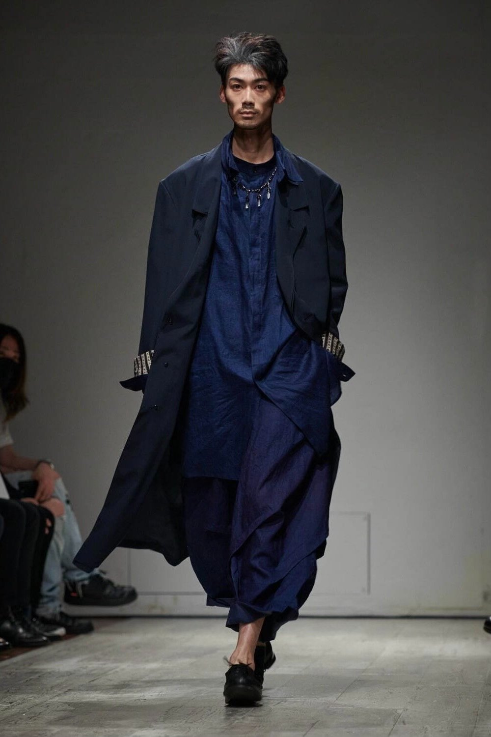 Yohji Yamamoto 23ss Indigo Linen Ruffled Pants — back