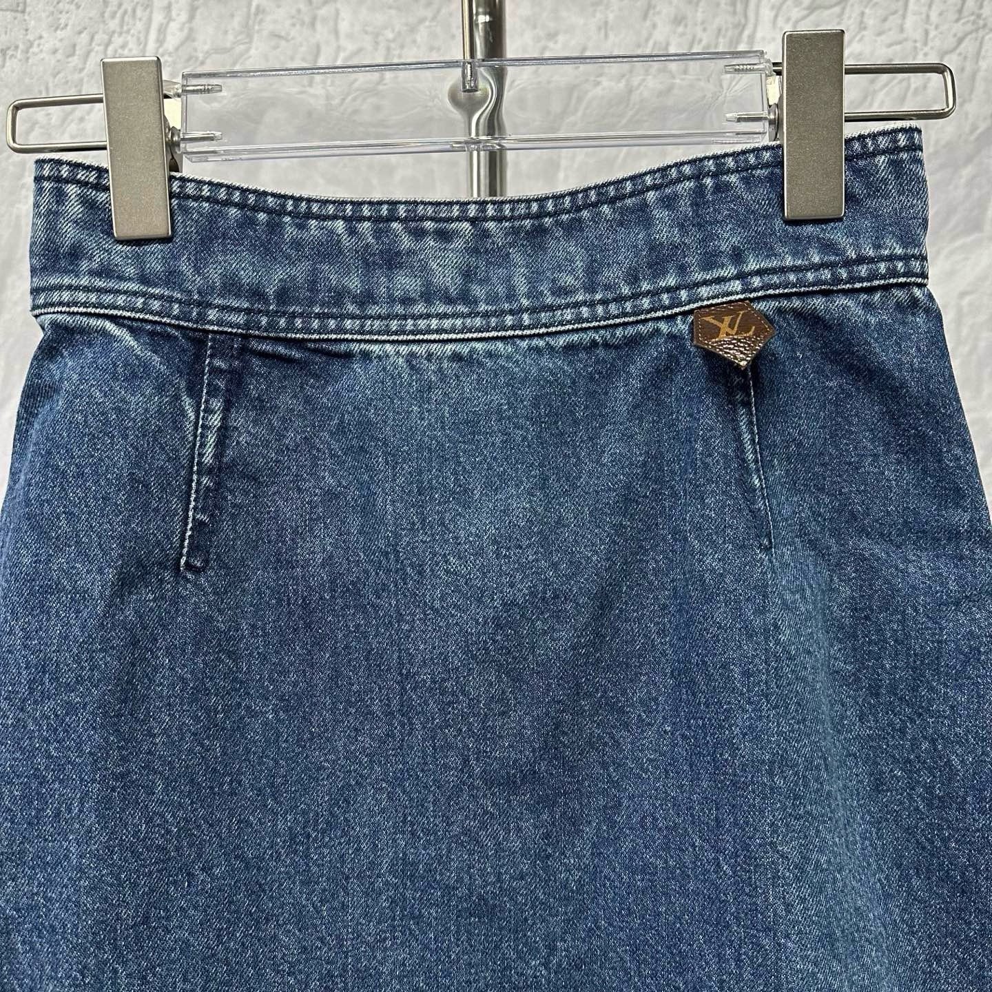 Louis Vuitton Denim Zipper Skirt 34 — detail