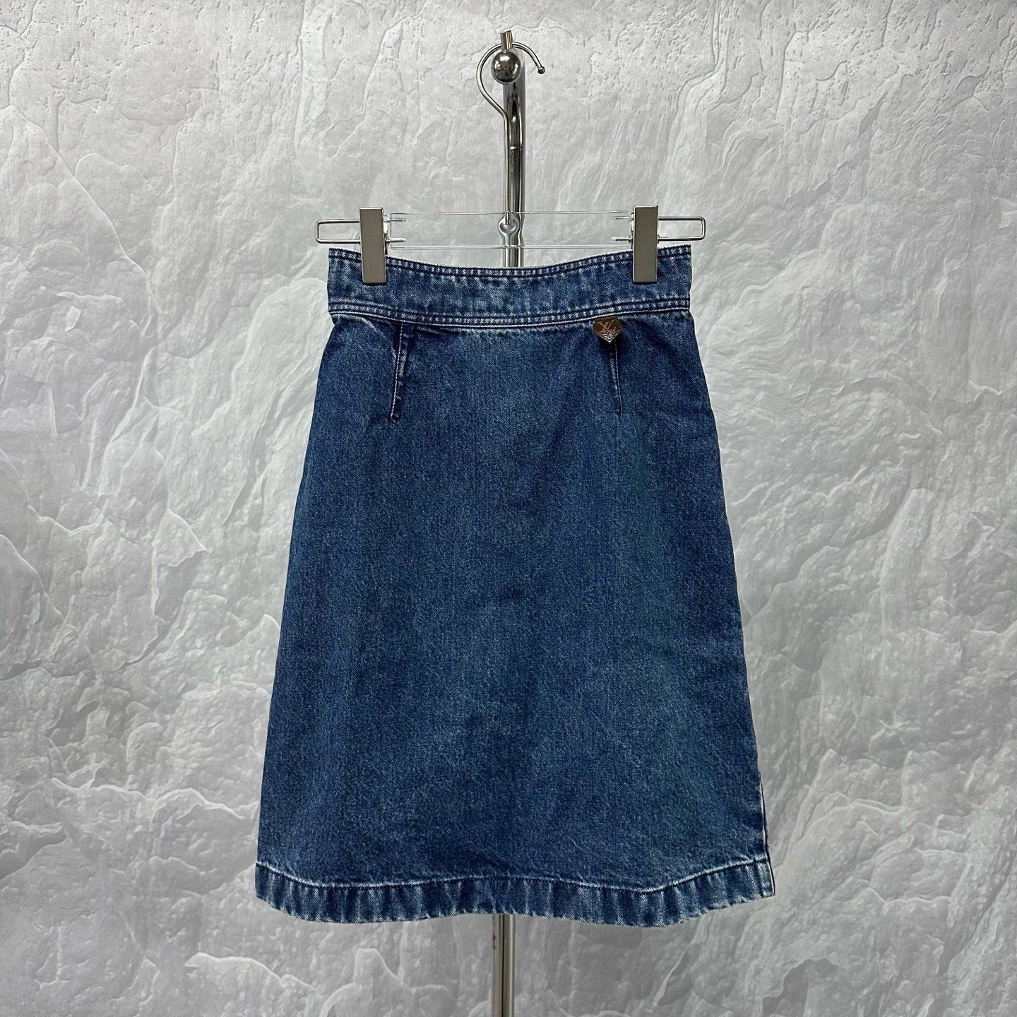 Louis Vuitton Denim Zipper Skirt 34 — front