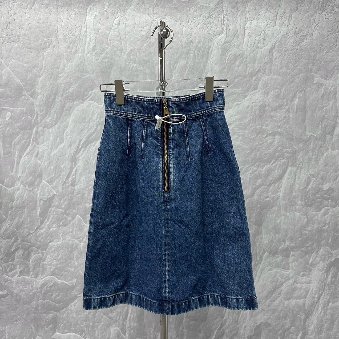 Louis Vuitton Denim Zipper Skirt 34 — label