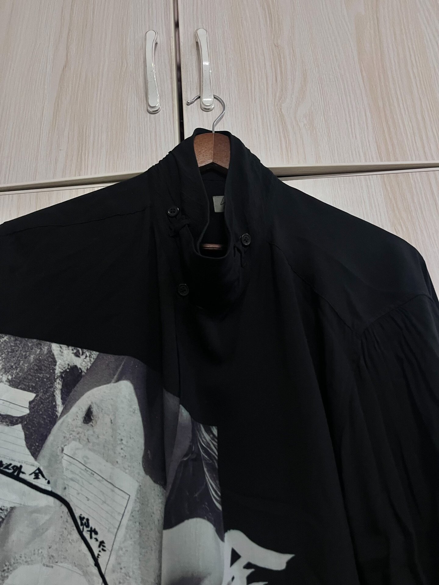Yohji Yamamoto Women Portrait Graphic Shirt — detail