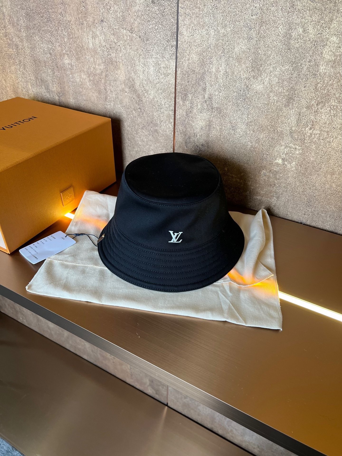 Louis Vuitton New Bucket Hat — detail