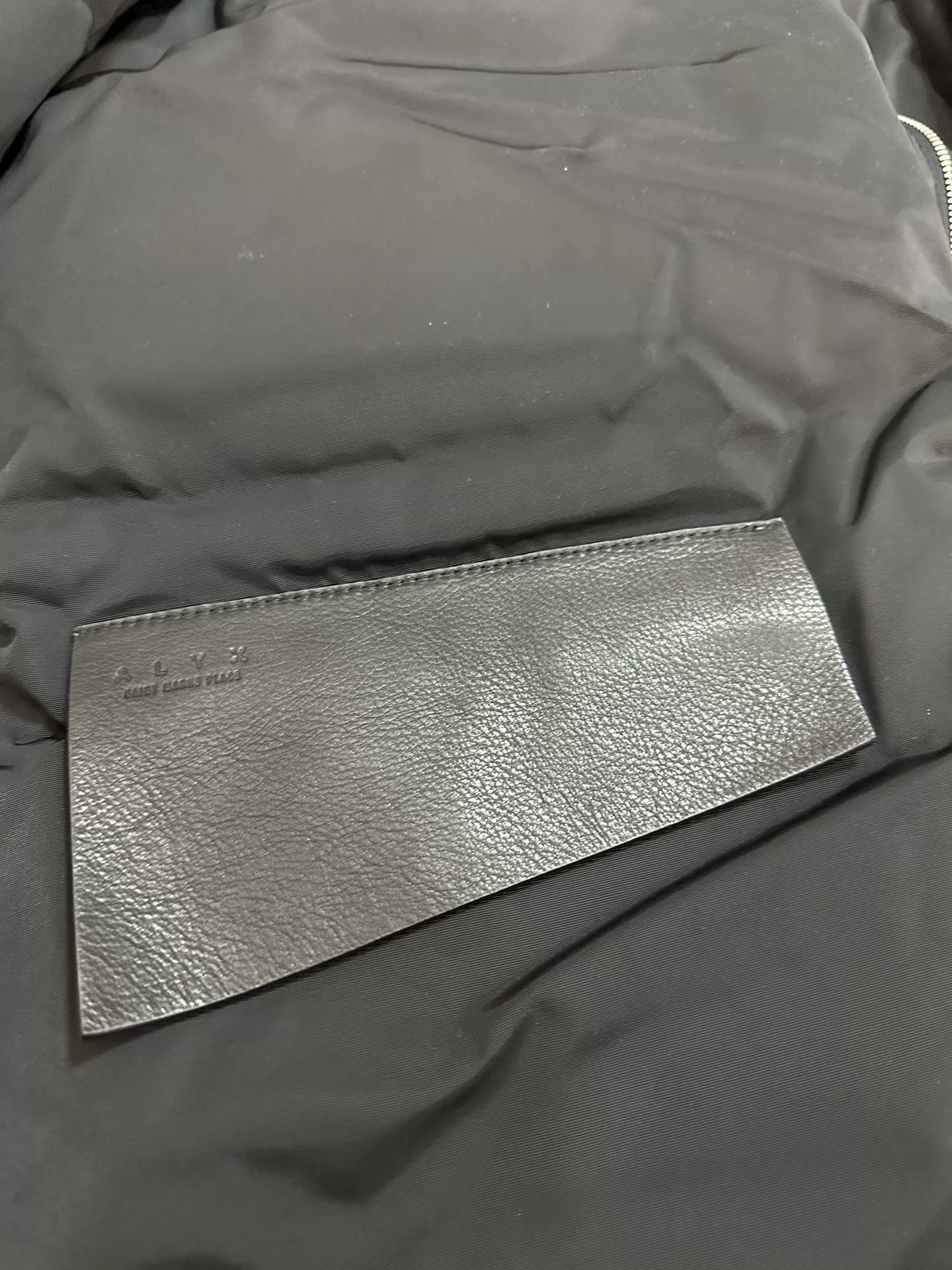 Alyx Long Down Jacket XL Italy — label