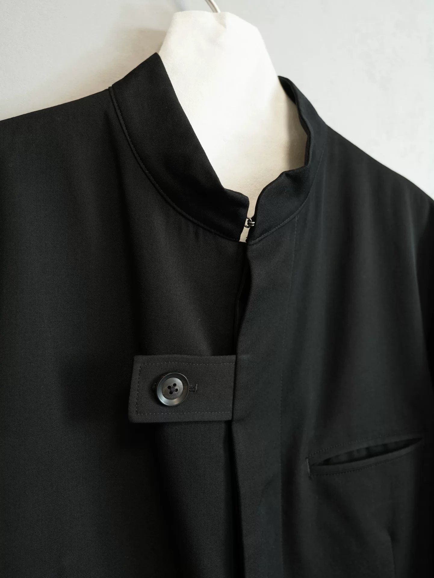 Yohji Yamamoto 18AW Hidden Button Wool Jacket — detail