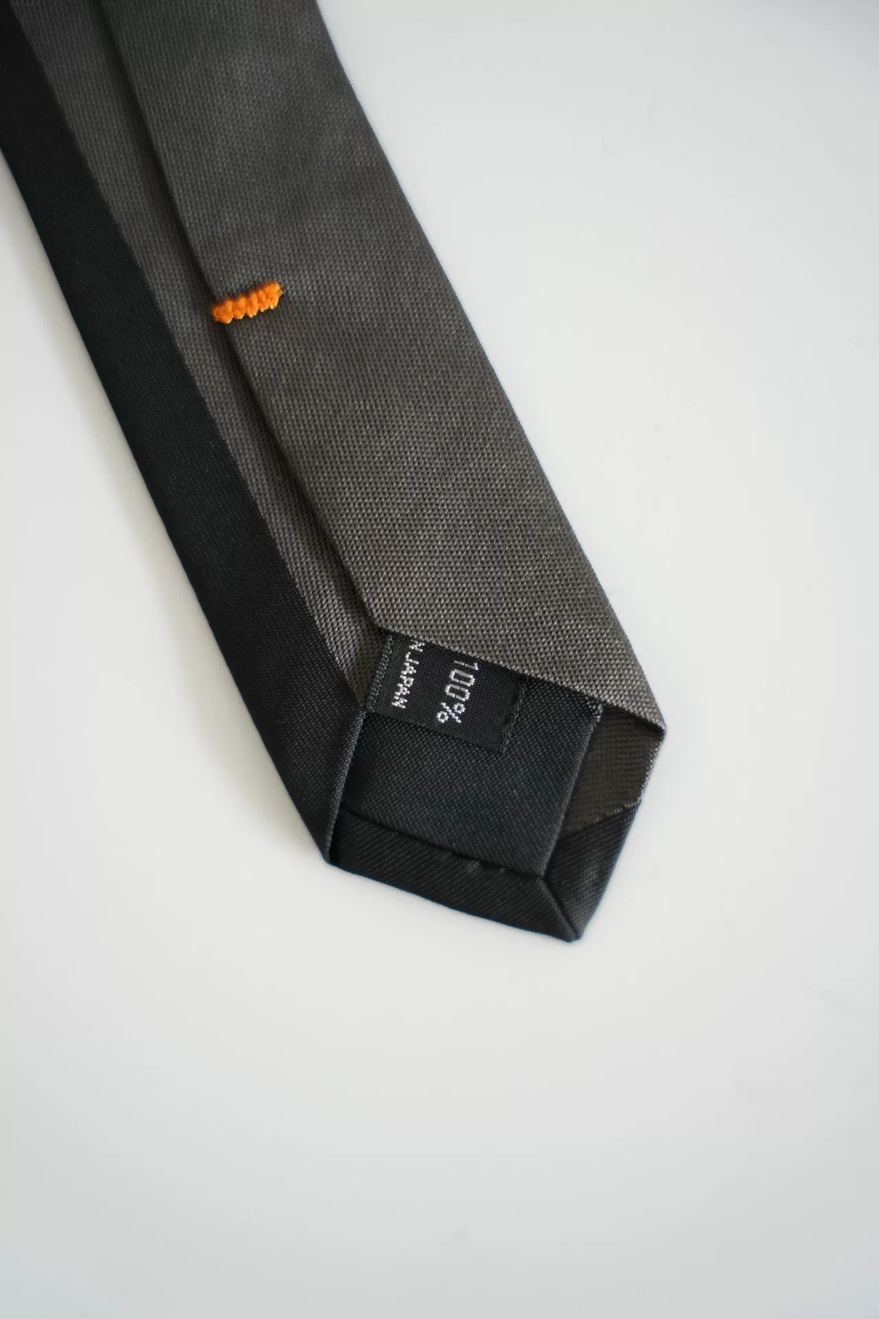 Yohji Yamamoto Black Gray Silk Tie — detail