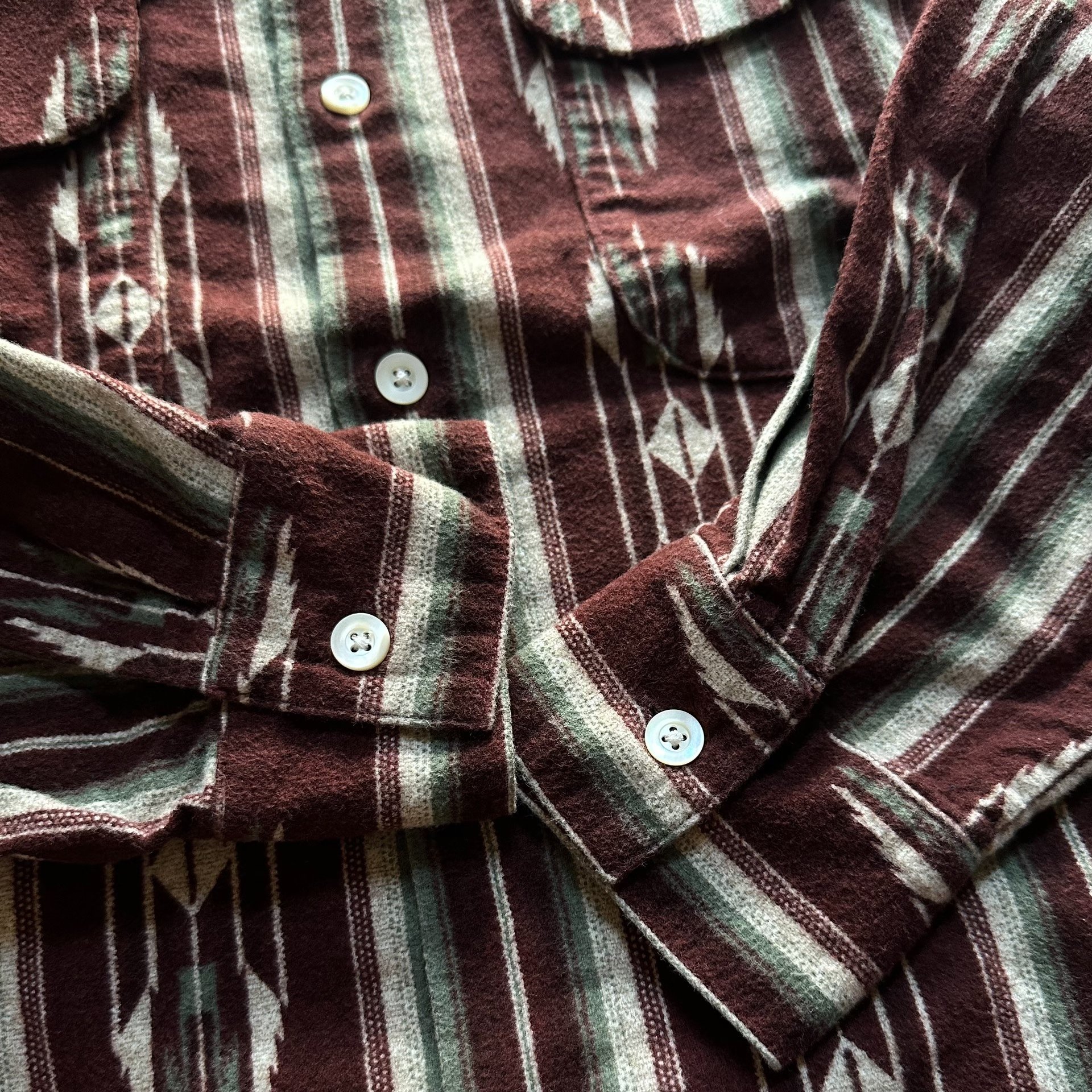 Jelado Vintage Long-Sleeve Shirt — back